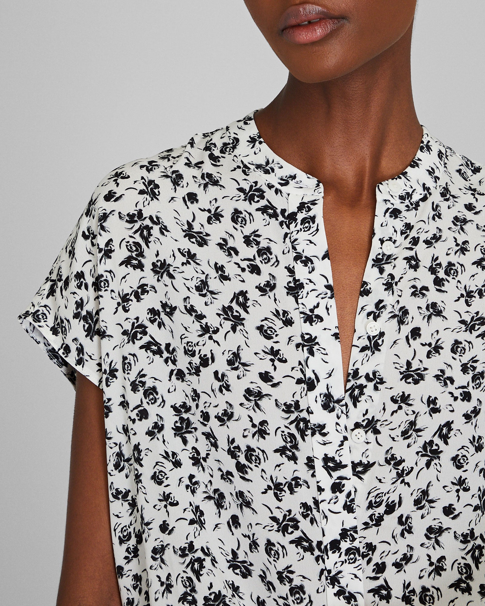 CLUB MONACO - Chemise en soie avec patte avant - Blanc-noir