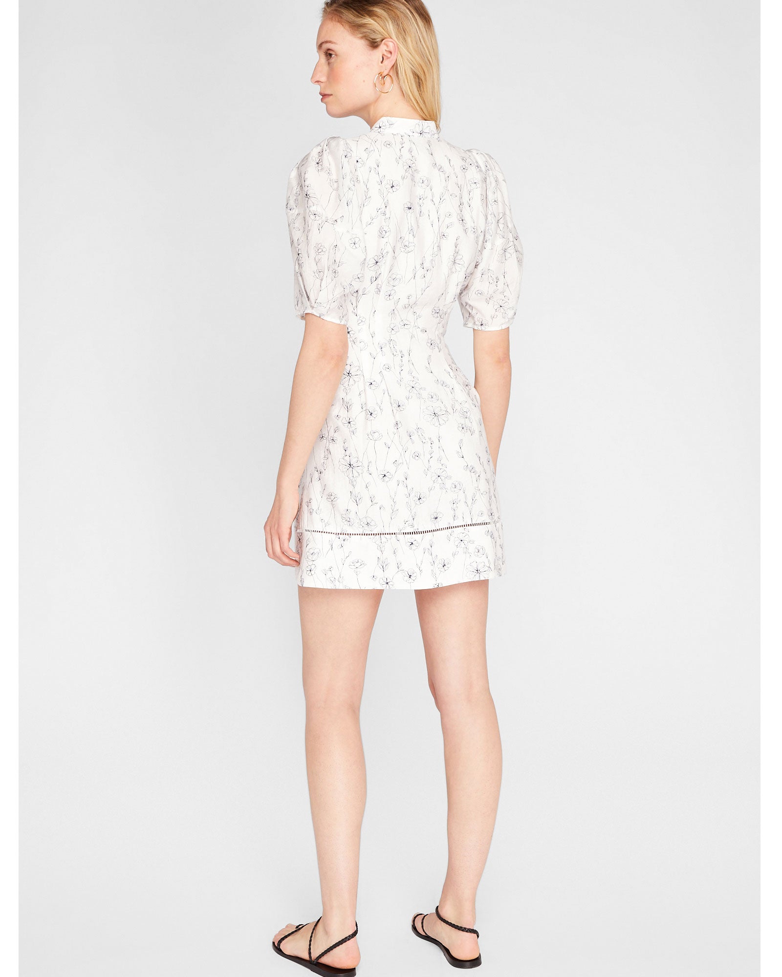 CLUB MONACO - Robe florale à manches bouffantes - Blanc