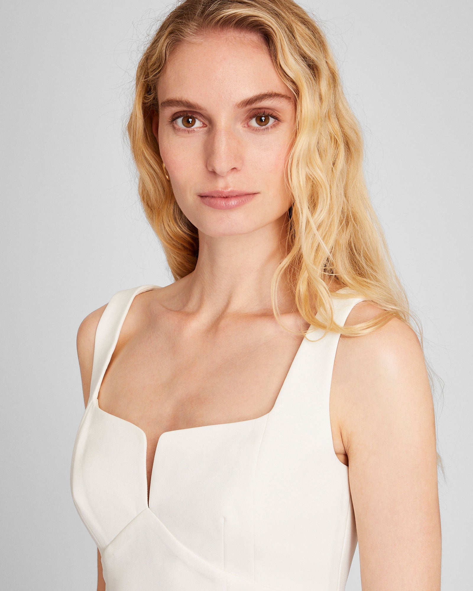 CLUB MONACO - Sleek Fitted Top - White