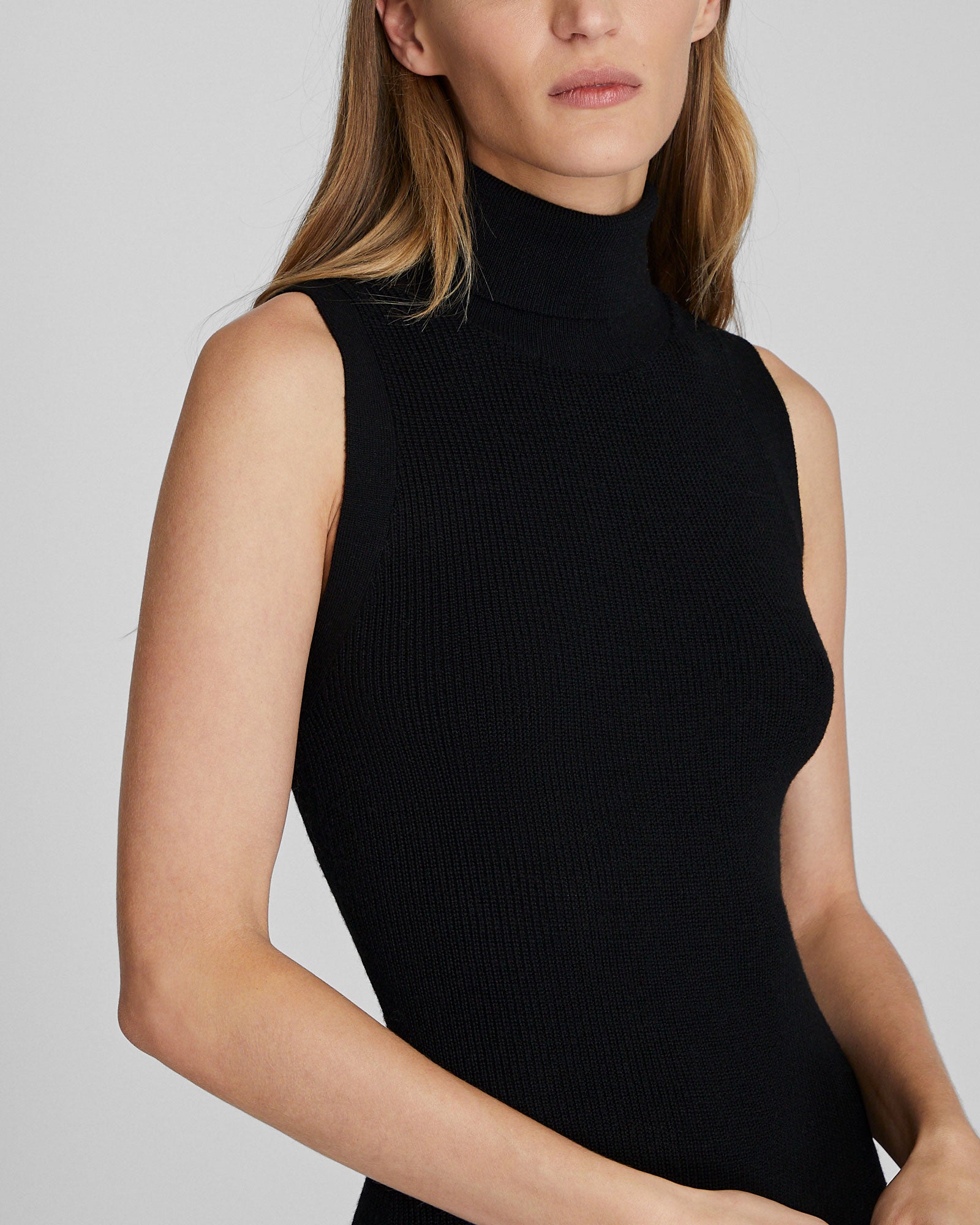 CLUB MONACO - Robe à col roulé sans manches - Noir