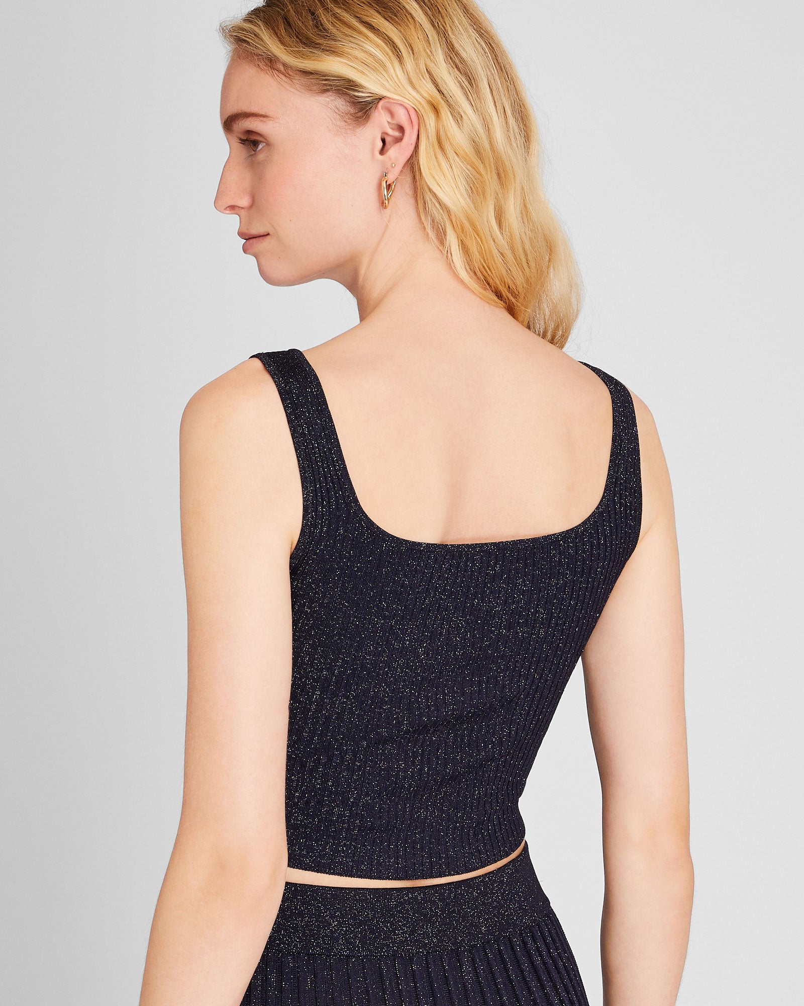 CLUB MONACO - Haut en tricot côtelé métallique - Marine