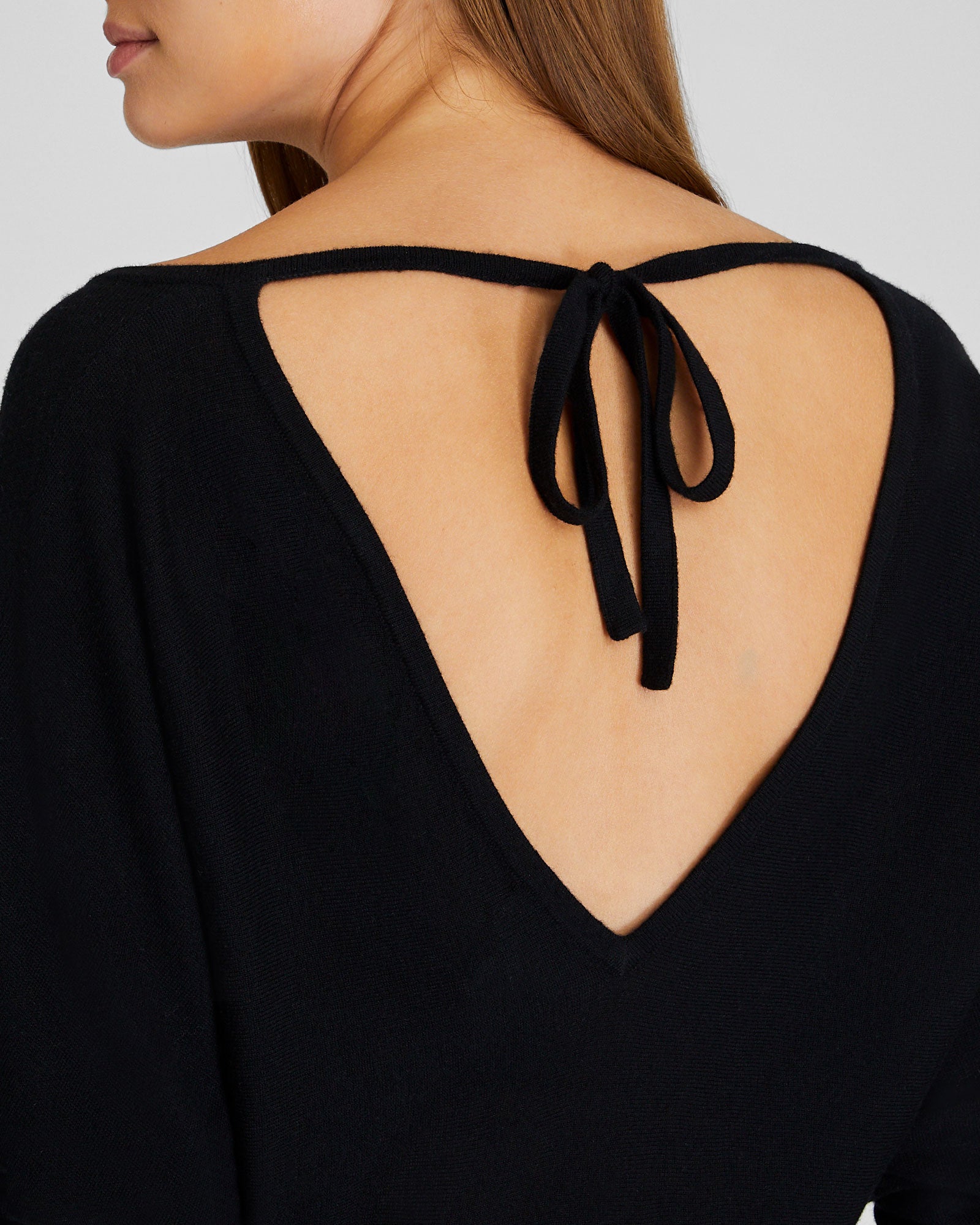 CLUB MONACO - V-Neck Cashmere Dolman Sweater - Black