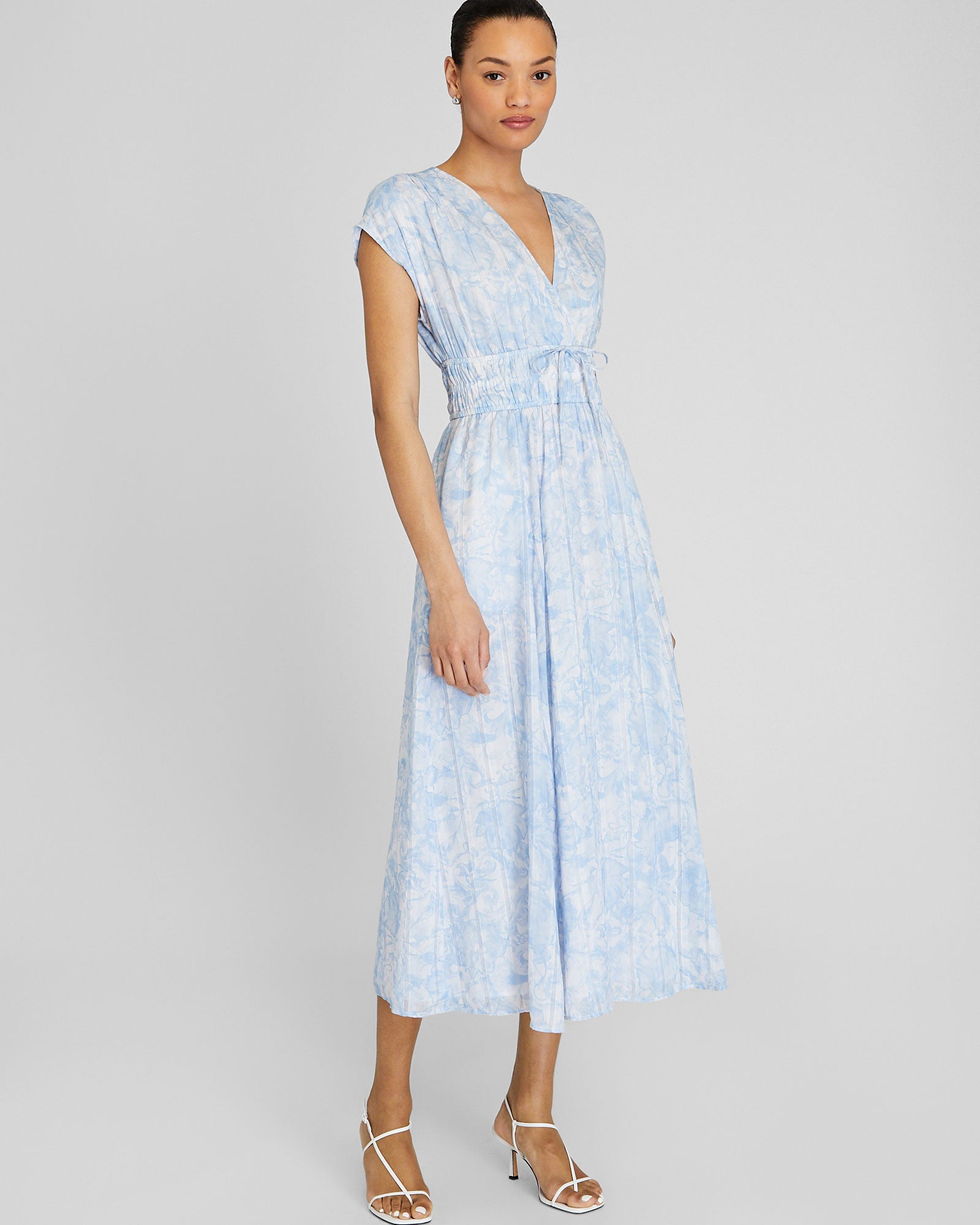CLUB MONACO - Robe florale mi-longue - Crème De Myrtilles