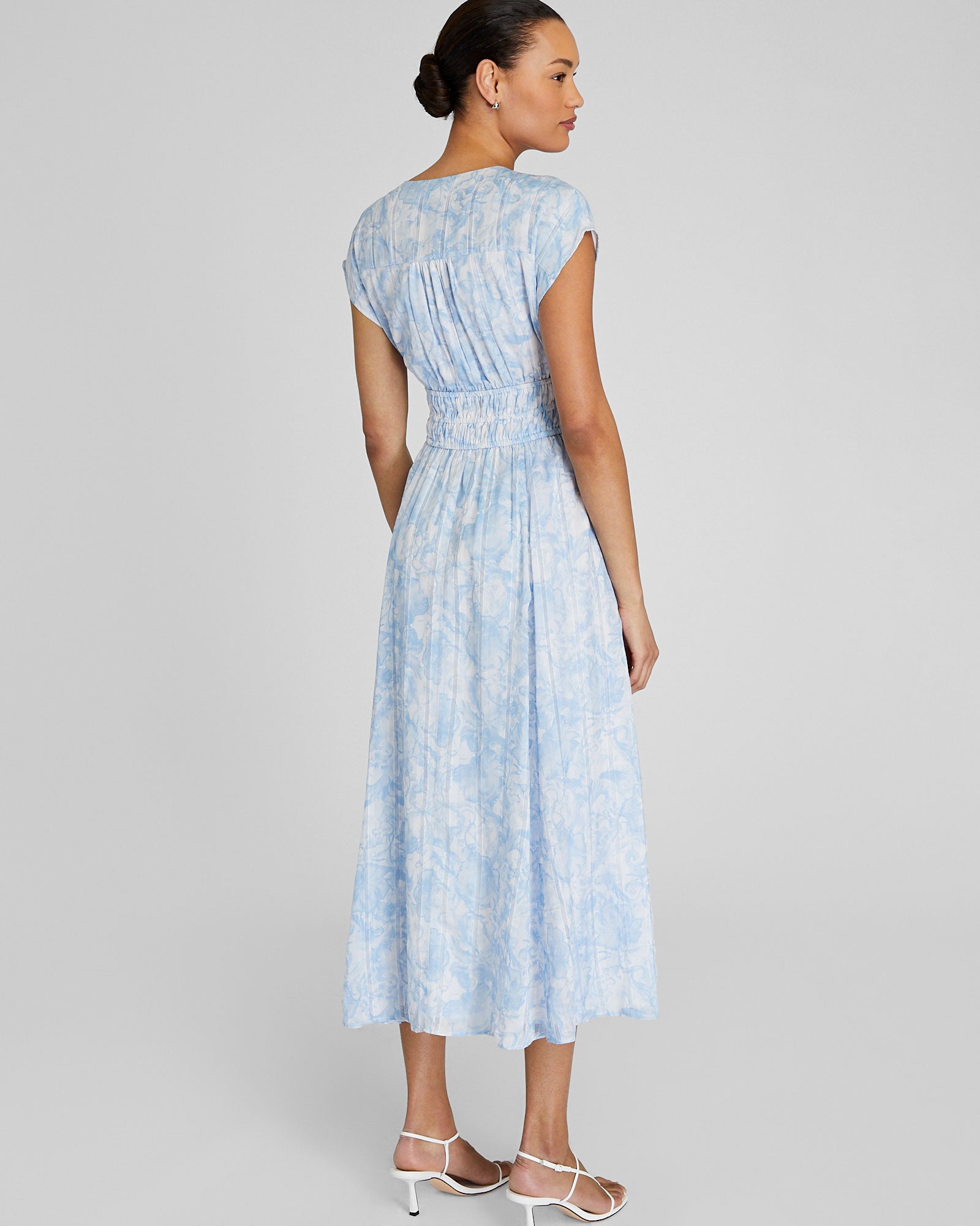 CLUB MONACO - Robe florale mi-longue - Crème De Myrtilles