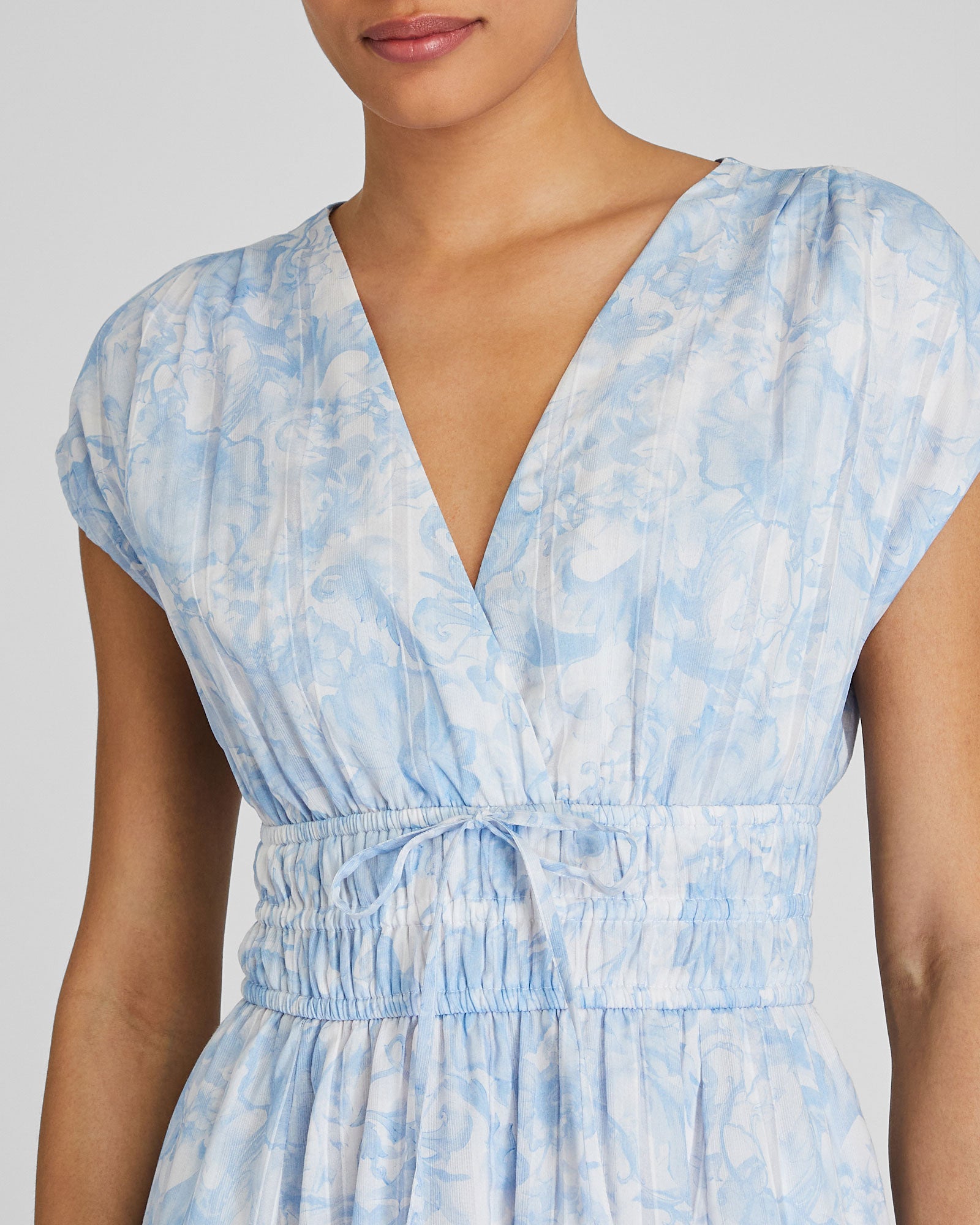 CLUB MONACO - Robe florale mi-longue - Crème De Myrtilles