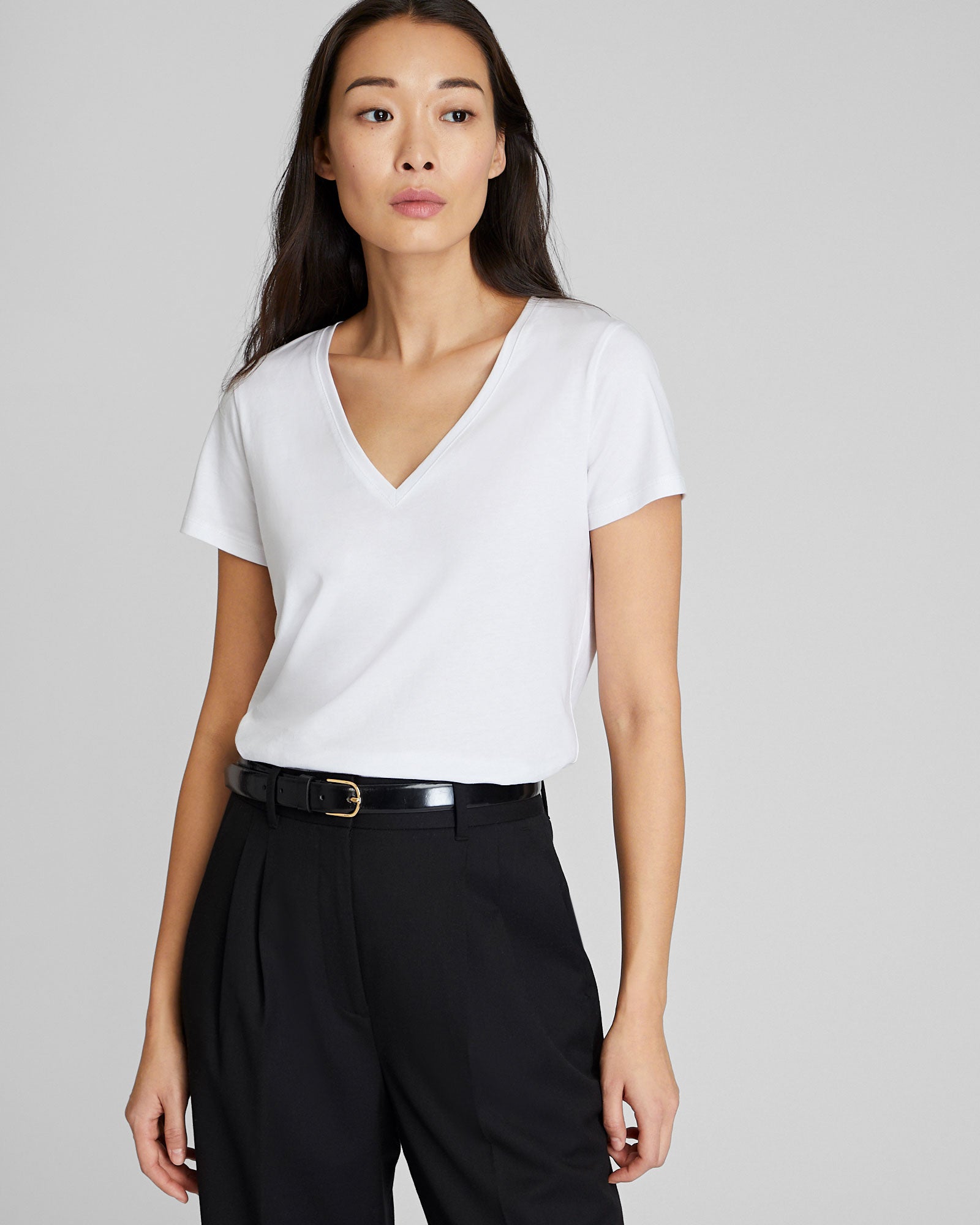 CLUB MONACO - The V-Neck Tee - White