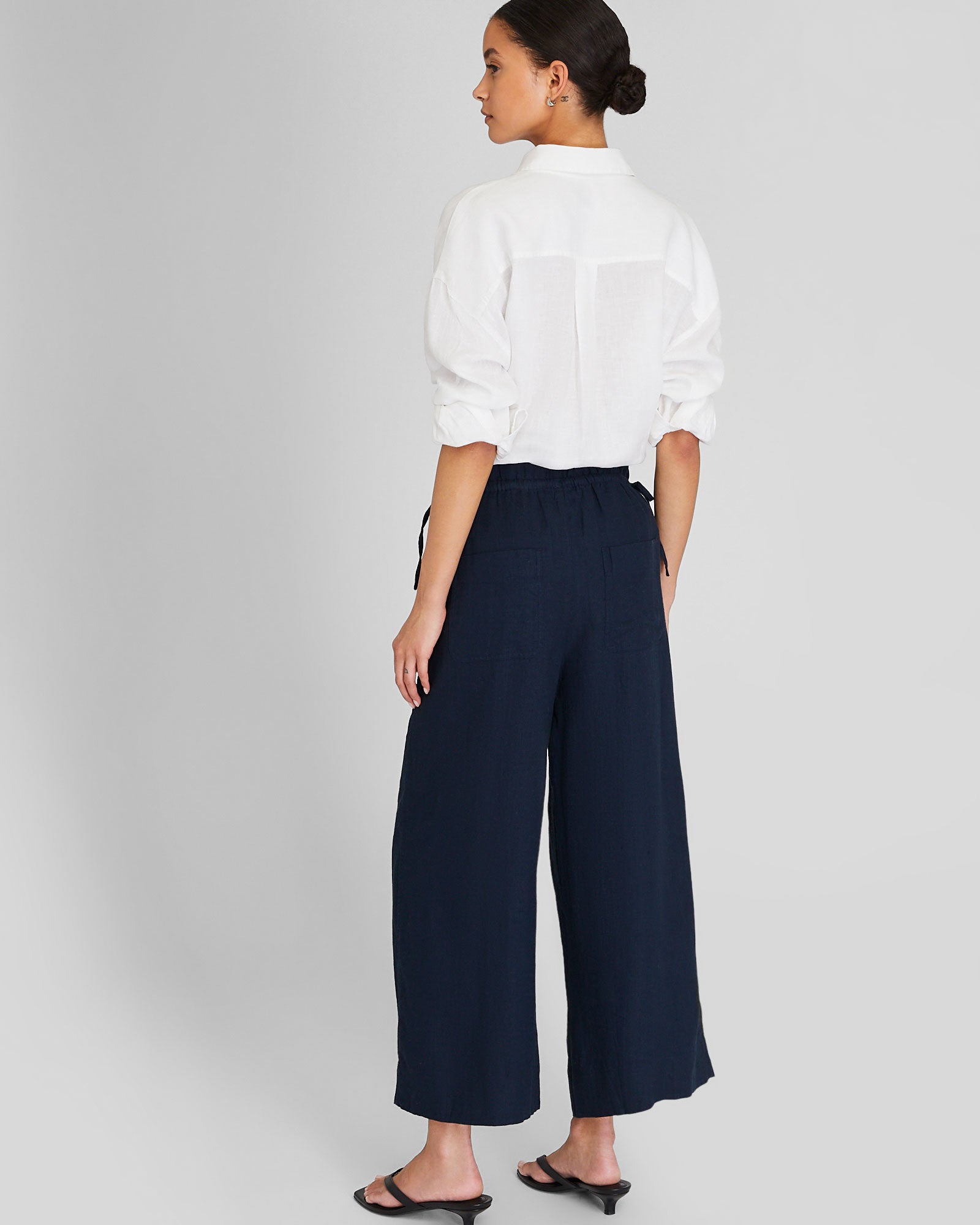 CLUB MONACO - Cropped Linen Side Tie Pant - Navy