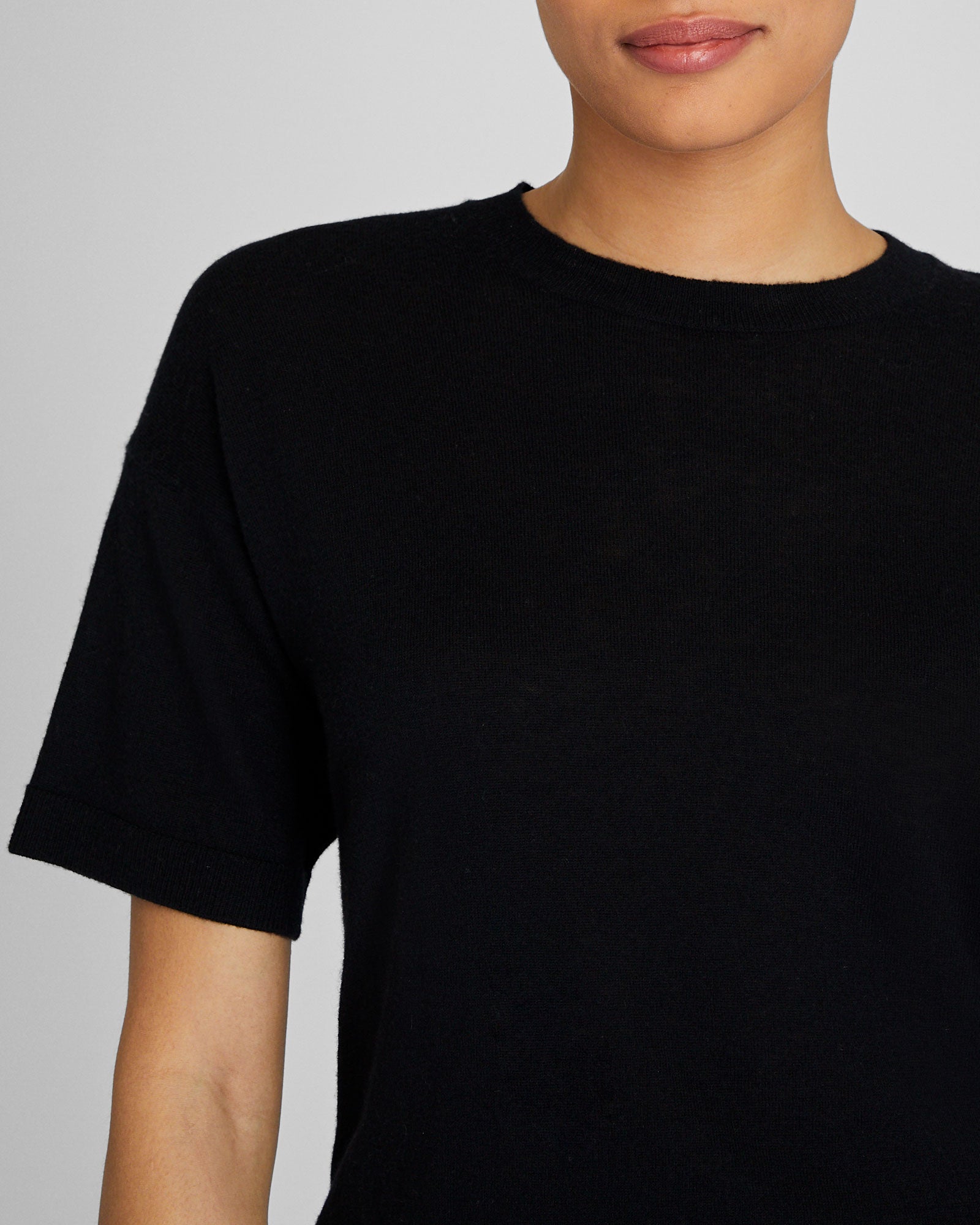 CLUB MONACO - Chandail en cachemire manche courte - Noir