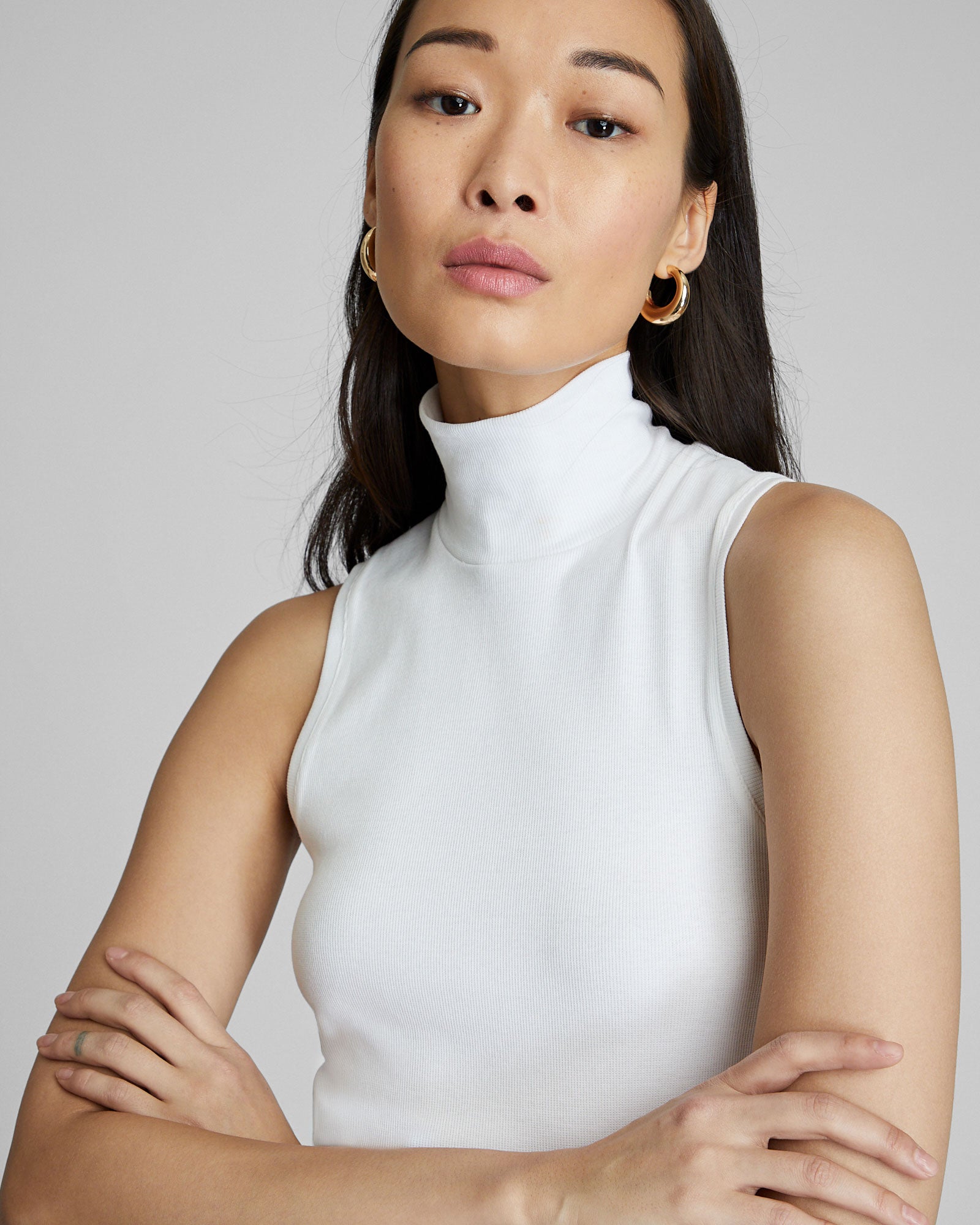 CLUB MONACO - Sleeveless Bowee Turtleneck - White