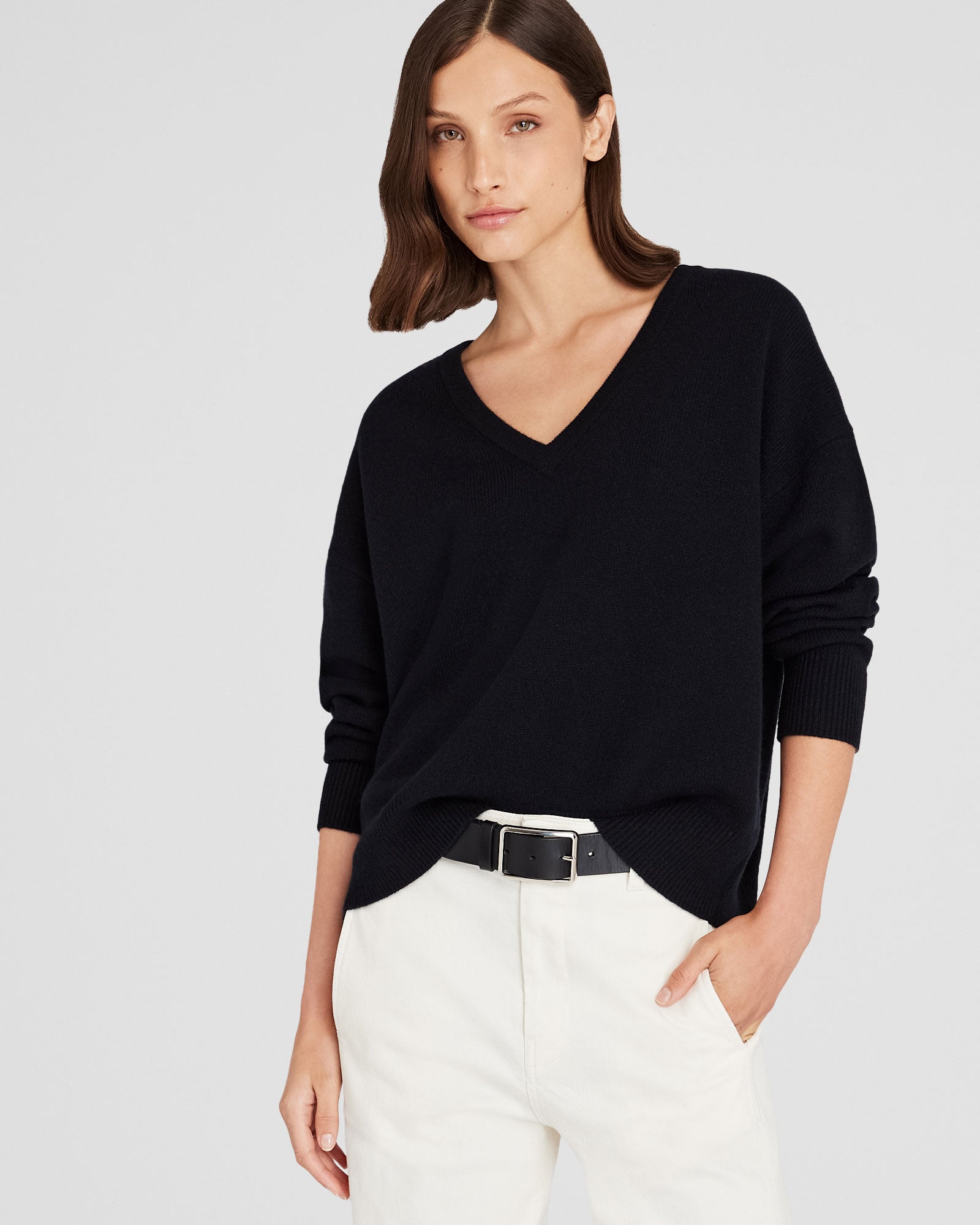 CLUB MONACO - Cashmere V-Neck Sweater - Black