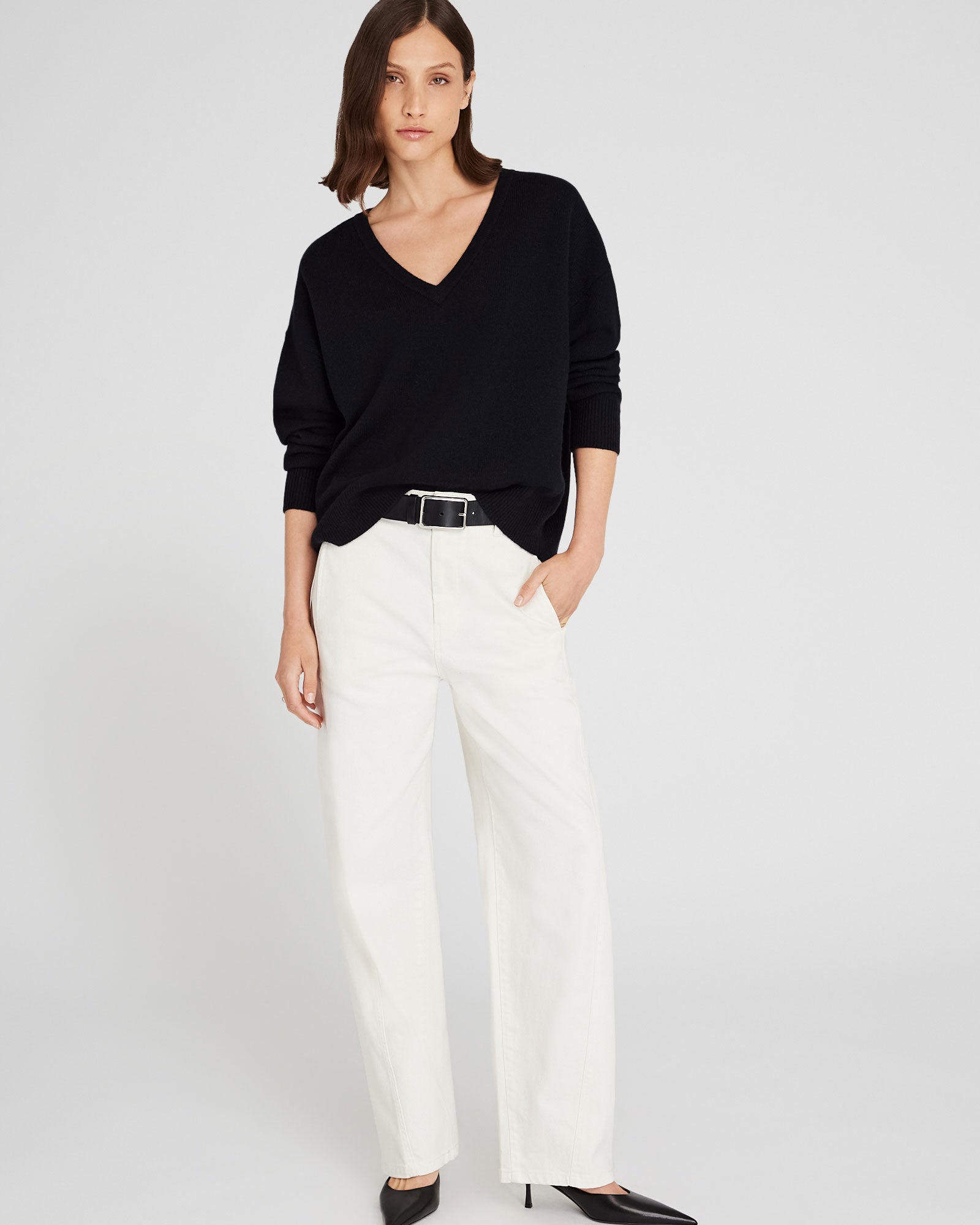 CLUB MONACO - Cashmere V-Neck Sweater - Black