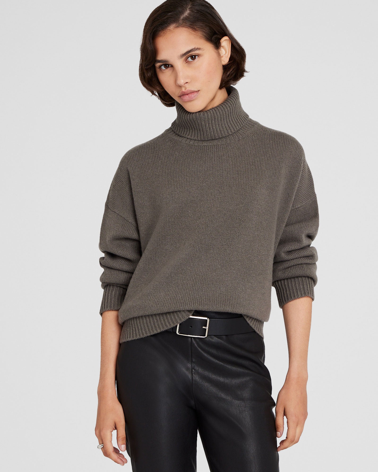 CLUB MONACO - Pull à col roulé en cachemire - Brun