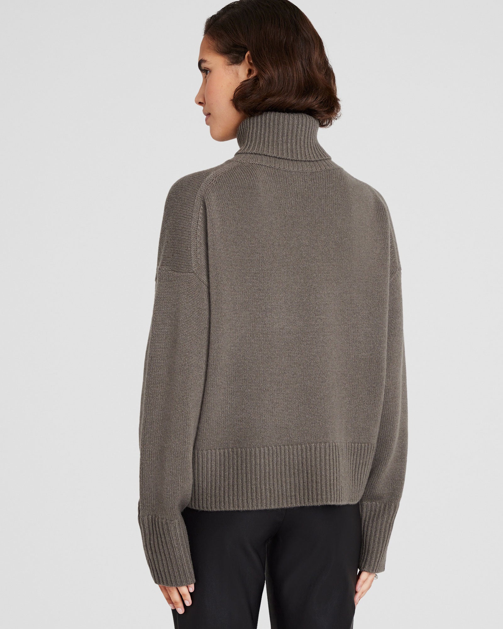 CLUB MONACO - Pull à col roulé en cachemire - Brun