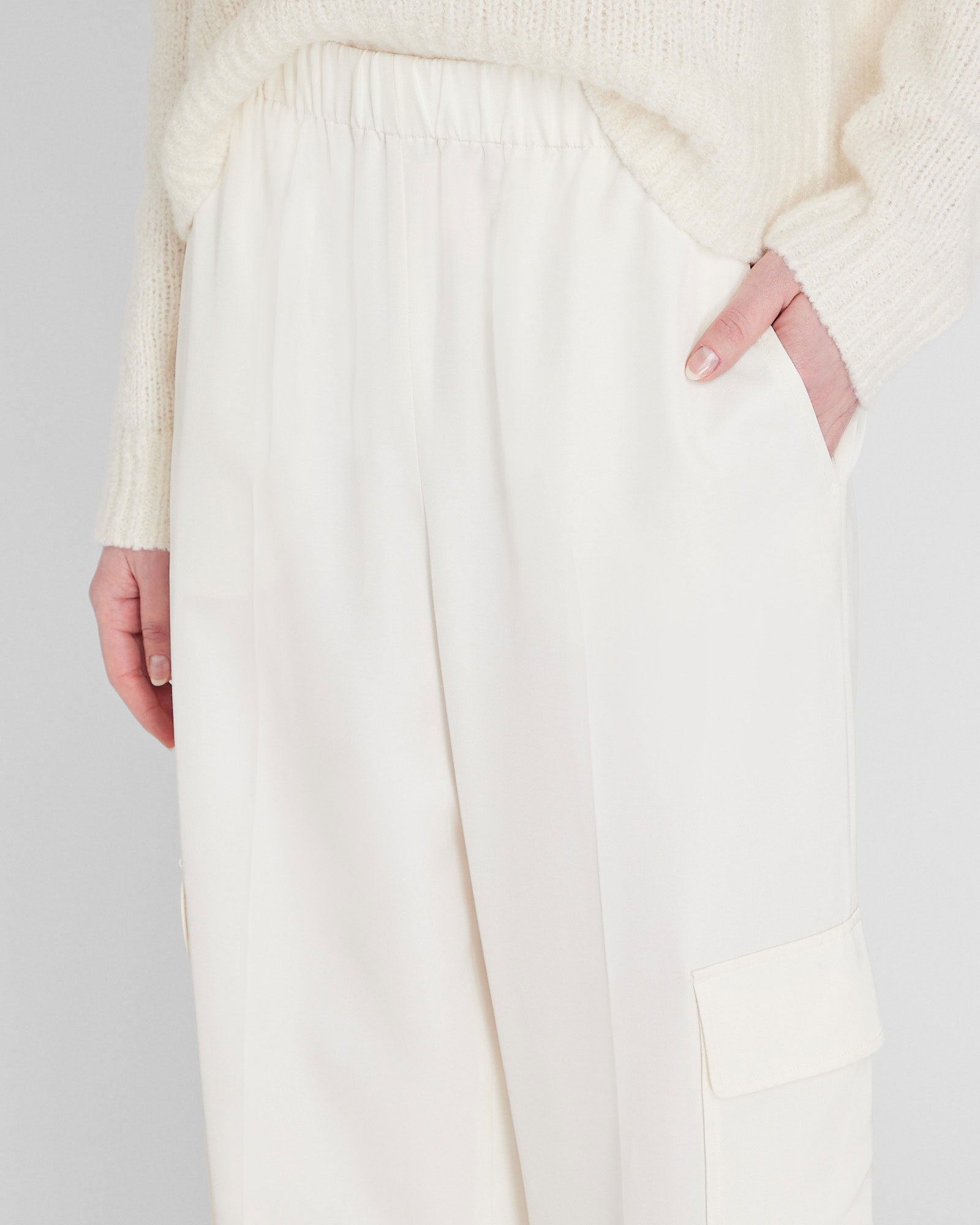 CLUB MONACO - Pantalon cargo en soie - Blanc Cassé