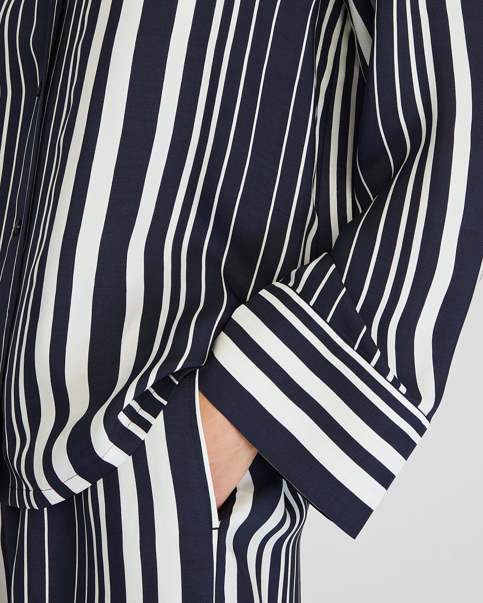 CLUB MONACO - Relaxed Resort Shirt - Navy White Stripe