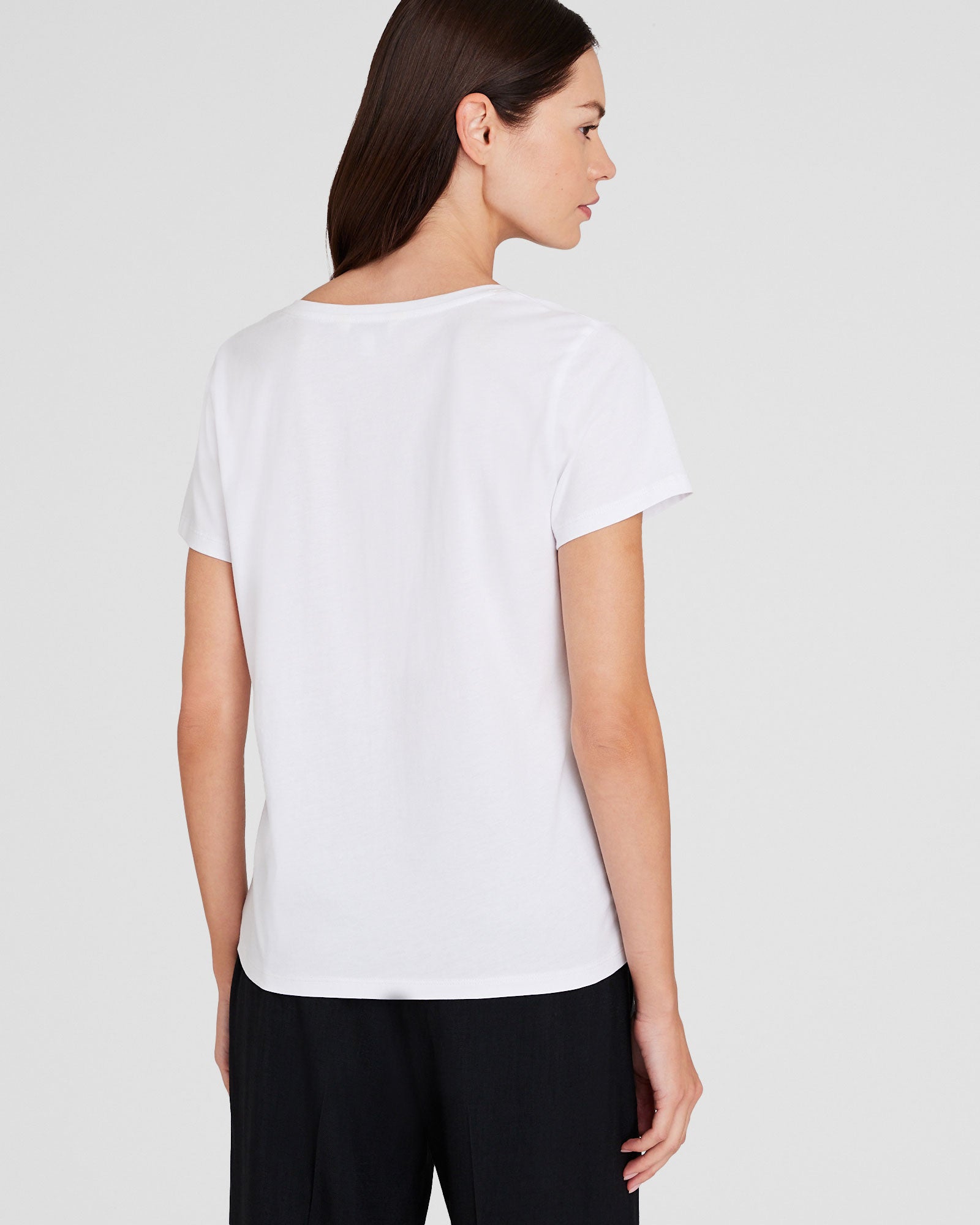 CLUB MONACO - The V-Neck T-Shirt - White