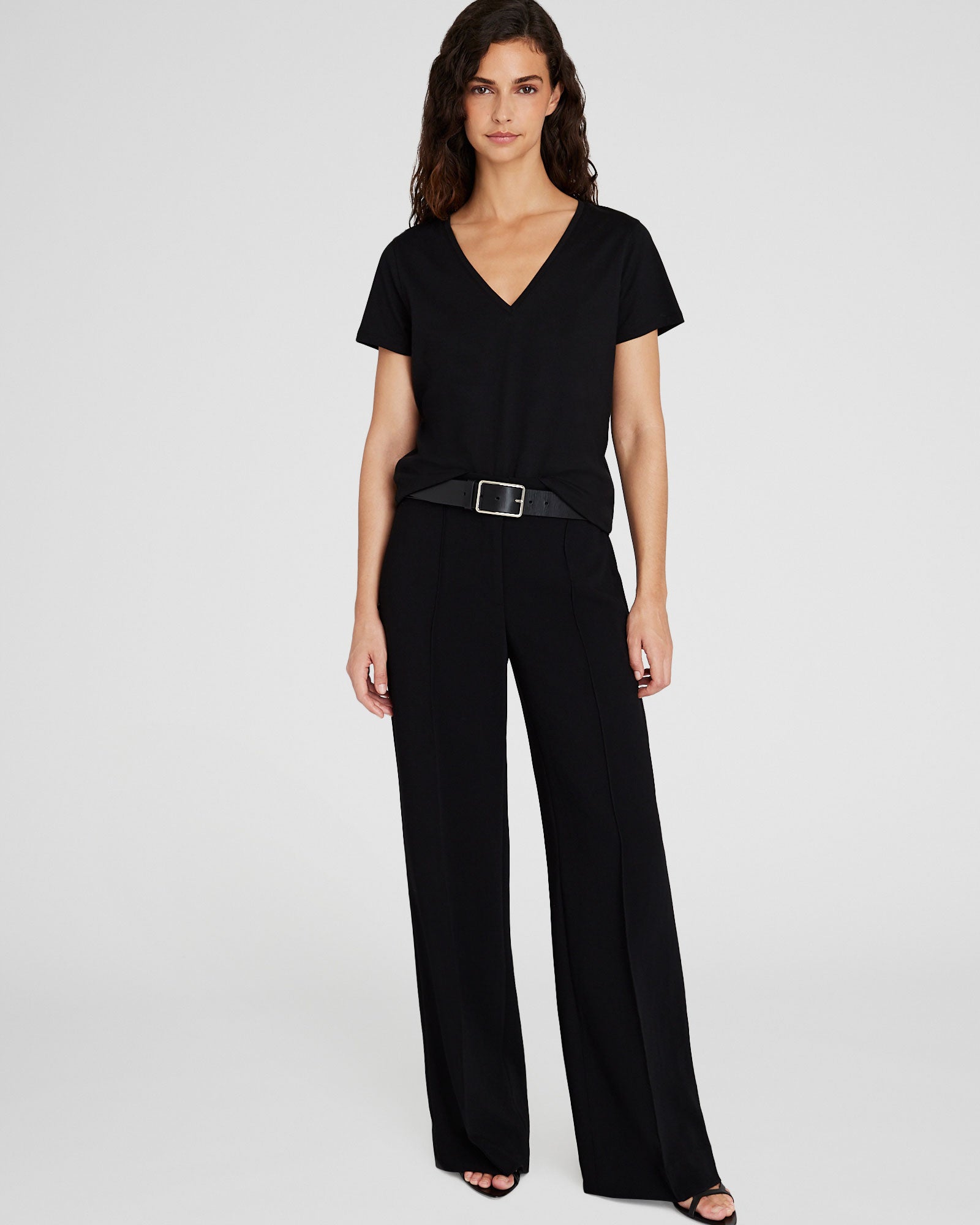 CLUB MONACO - Le T-shirt à col en V - Noir