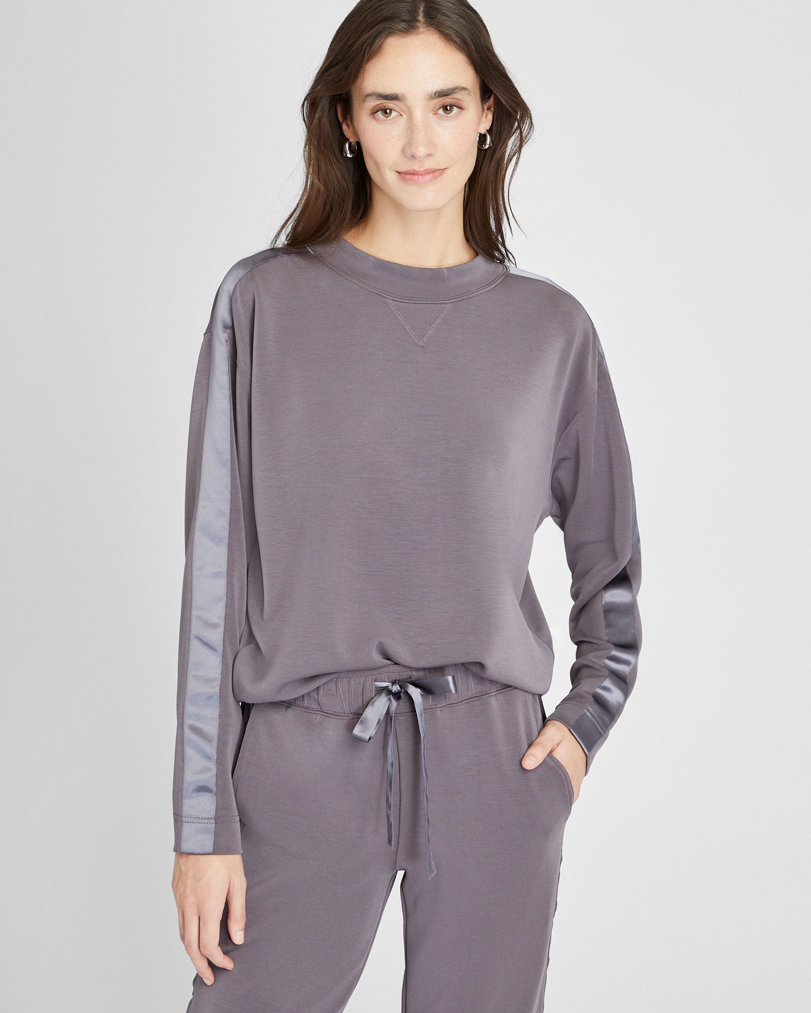 CLUB MONACO - Chandail avec rayure en satin - Brun