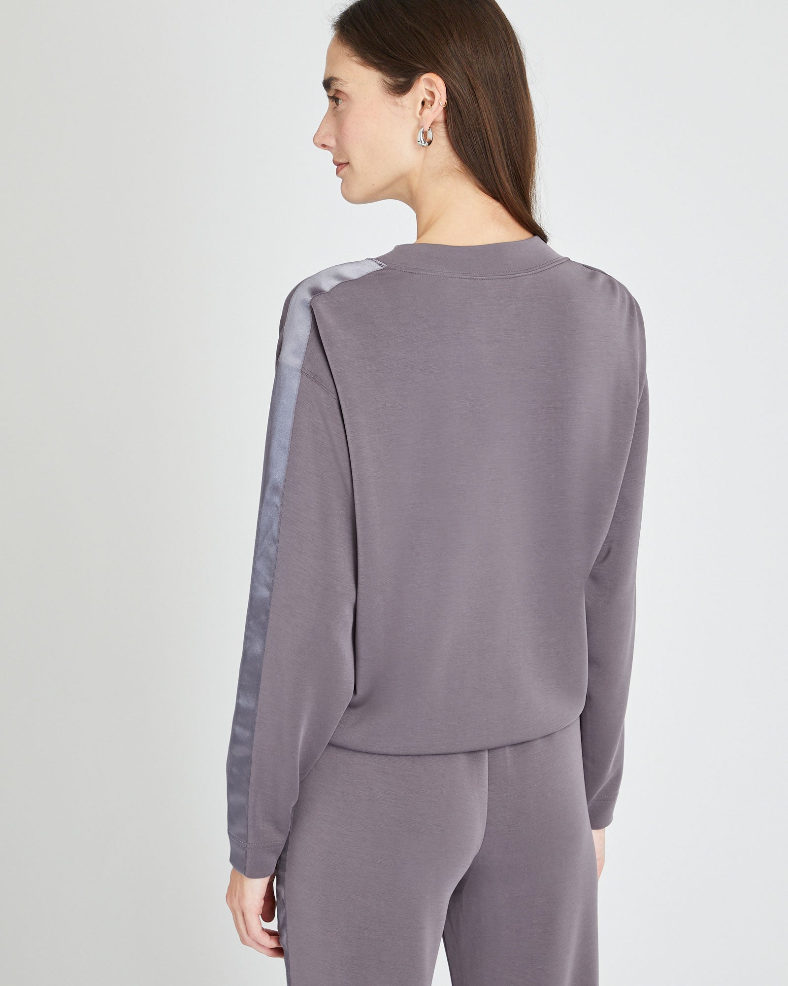 CLUB MONACO - Chandail avec rayure en satin - Brun