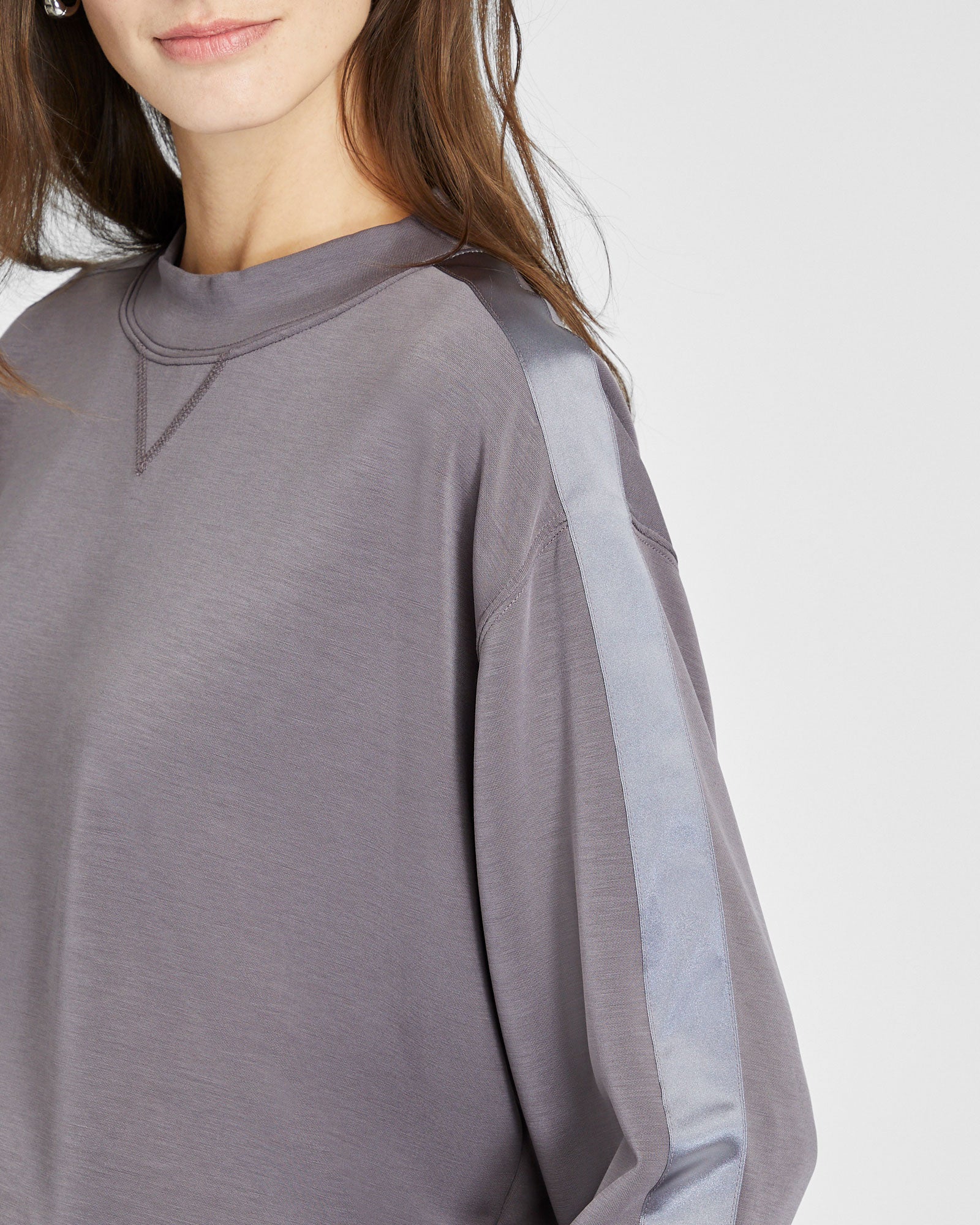 CLUB MONACO - Chandail avec rayure en satin - Brun
