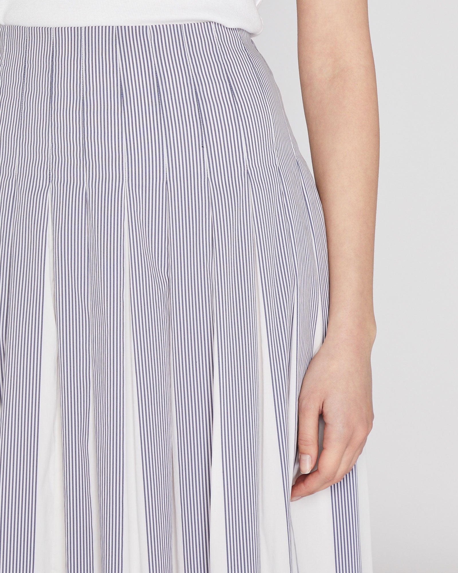CLUB MONACO - Pleated Stripe Skirt - Navy White Stripe