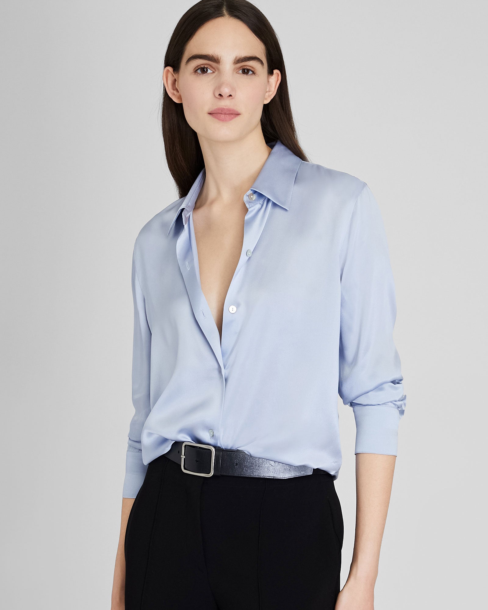 CLUB MONACO - Blouse boutonnée en soie charmeuse - Bleu clair