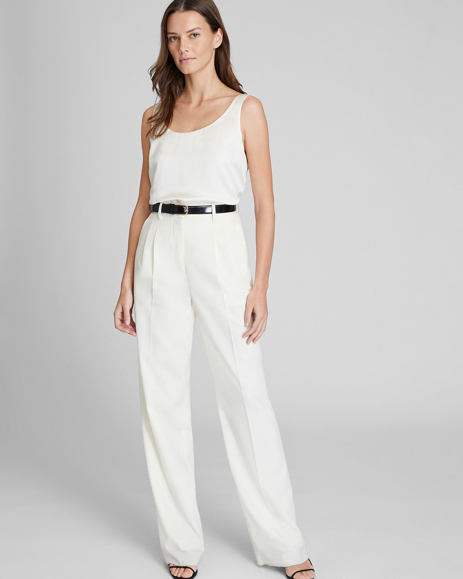 CLUB MONACO - Haut en soie luxueux à col dégagé - Naturel