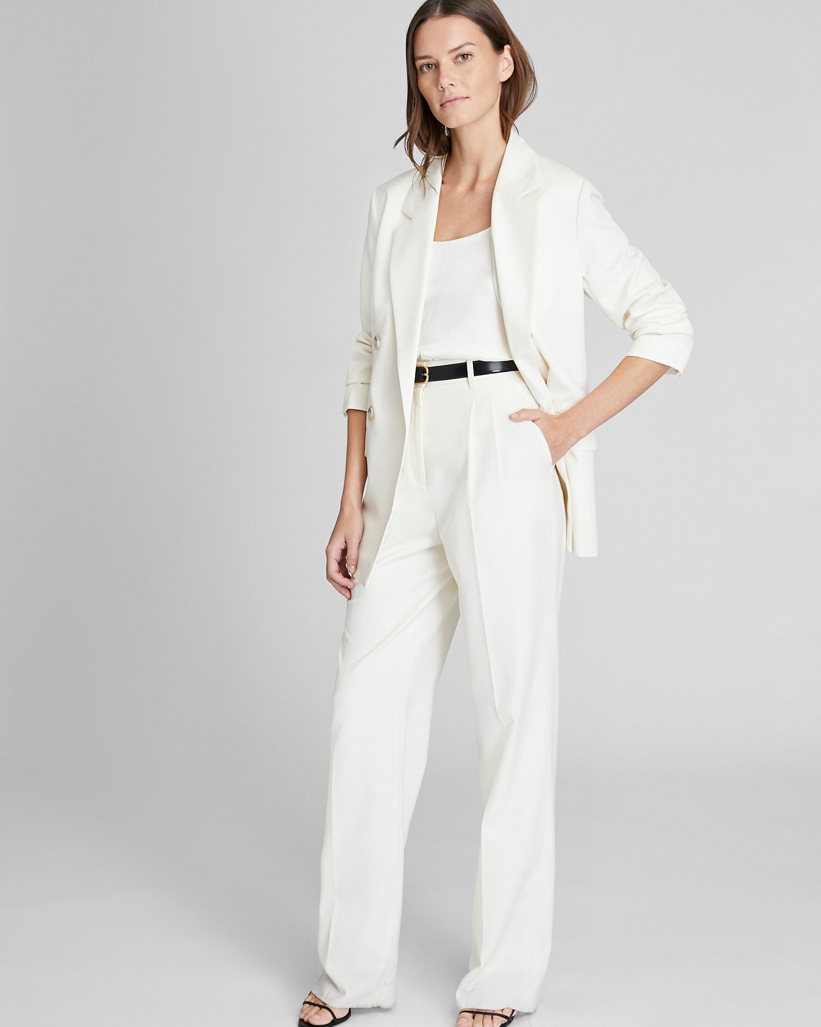 CLUB MONACO - Haut en soie luxueux à col dégagé - Naturel