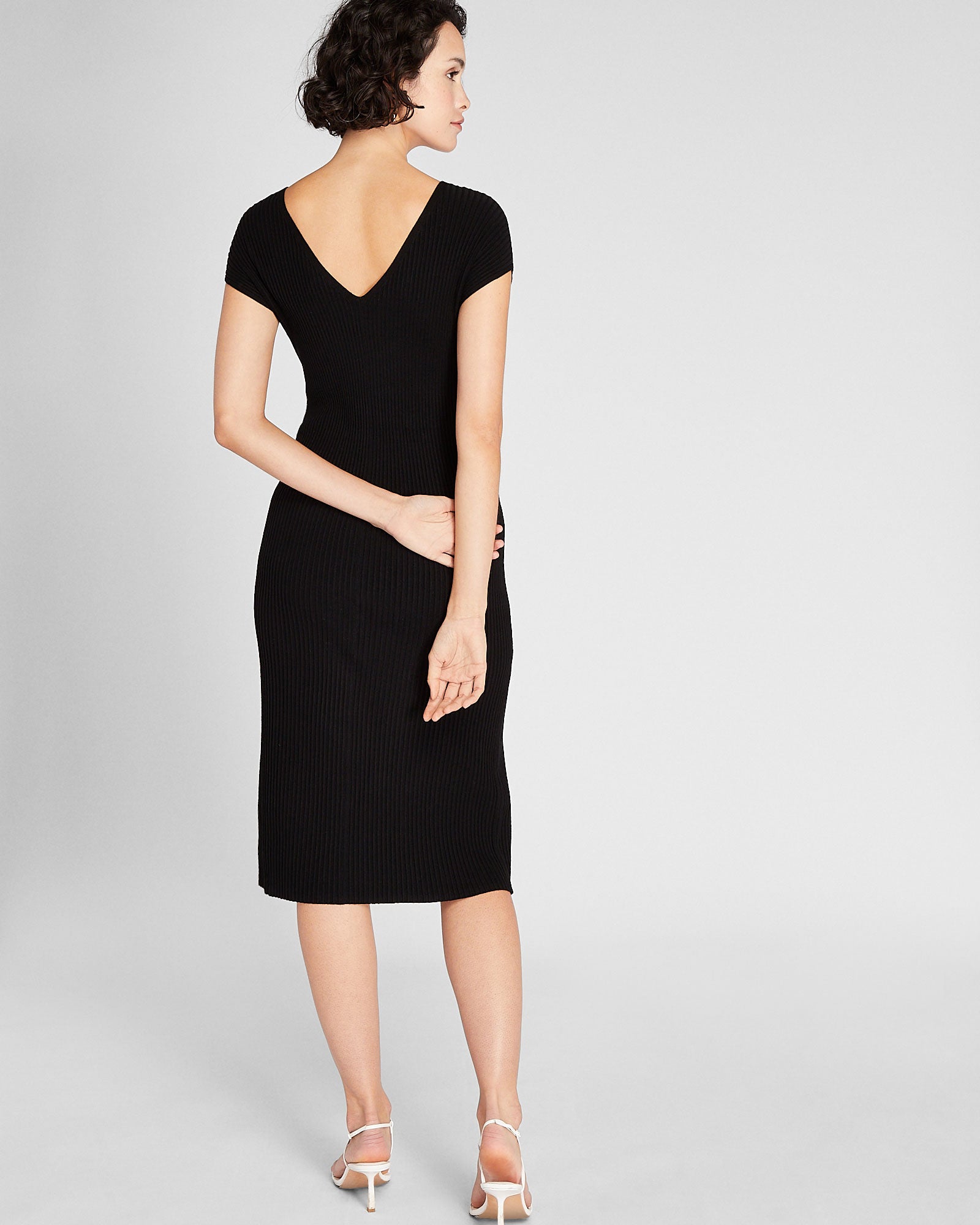 CLUB MONACO - Robe côtelée à encolure en V - Noir