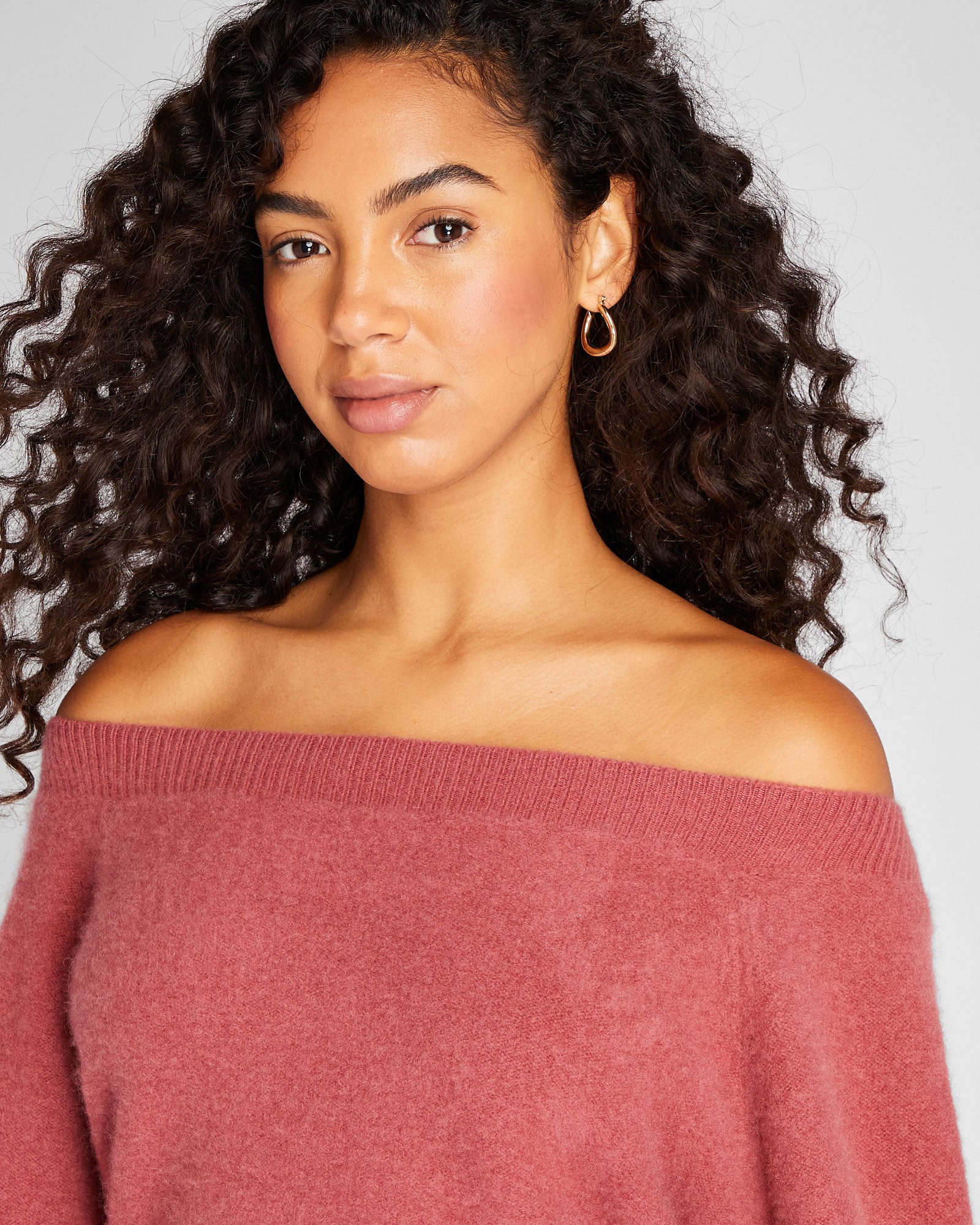 CLUB MONACO - Off-The-Shoulder Cashmere Sweater - Ruby Wine