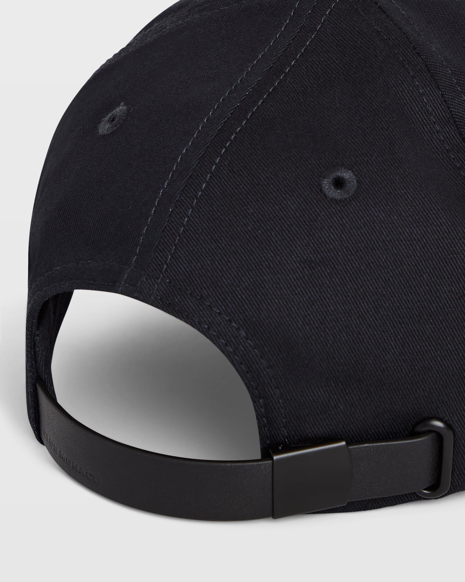 CLUB MONACO - Casquette avec courroie en cuir - Noir