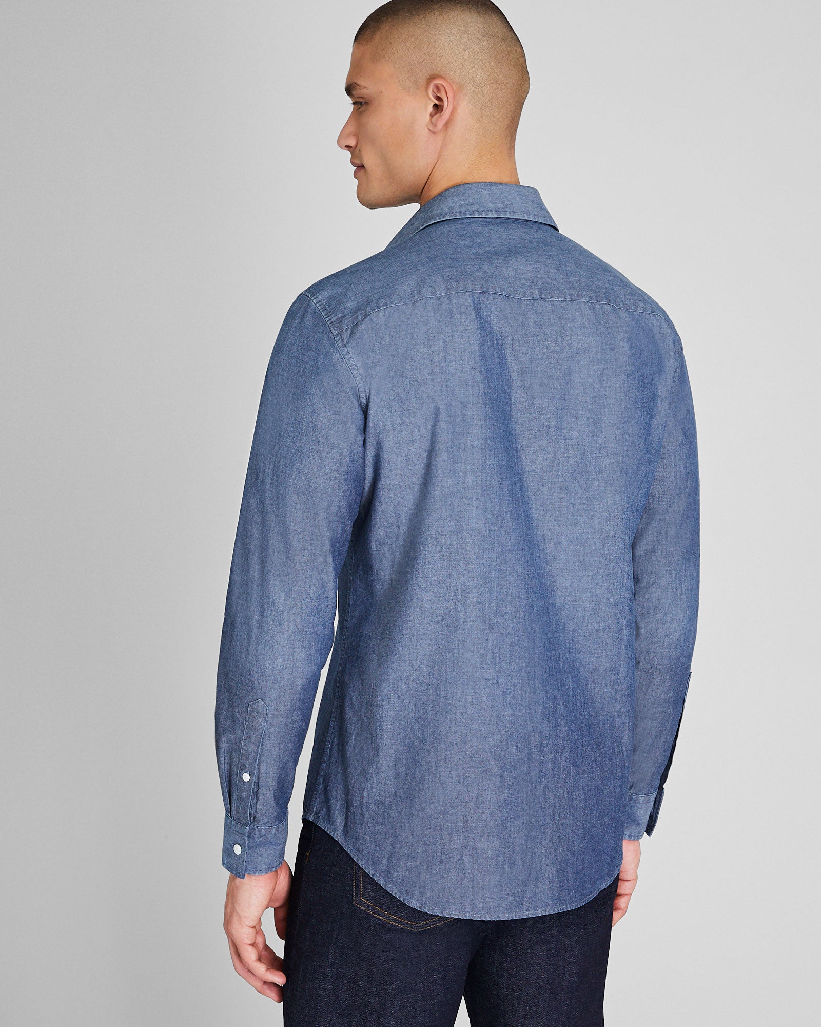 CLUB MONACO - Chemise en chambray japonais - Bleu moyen