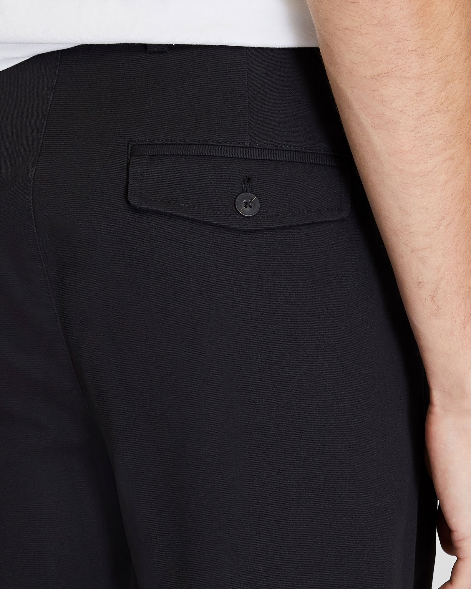 CLUB MONACO - Logan Straight Leg Chino - Black