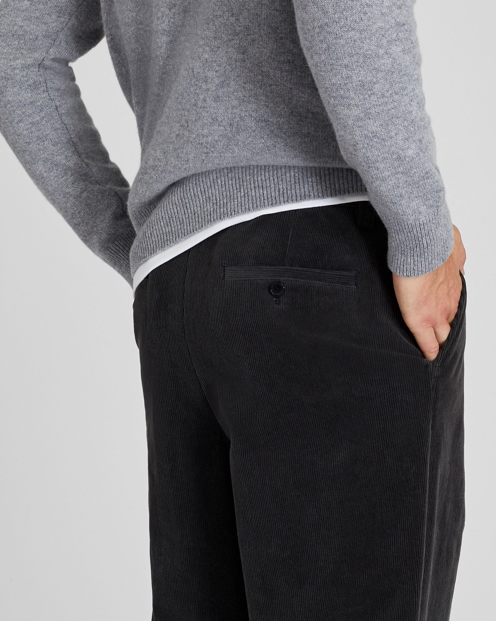 CLUB MONACO - Pleated Corduroy Pants - Charcoal