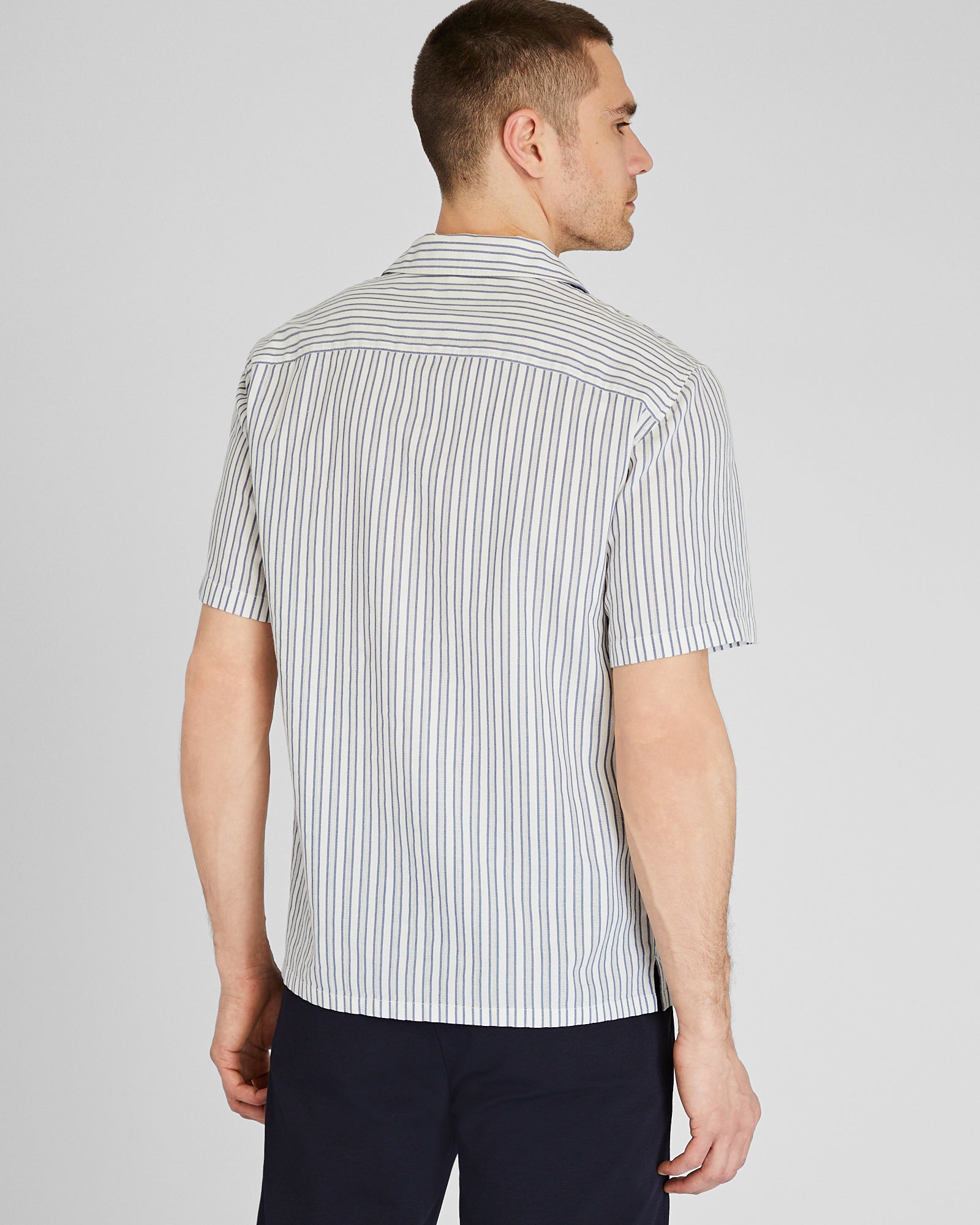 CLUB MONACO - Textured Stripe Camp Collar Shirt - White Base Stripe