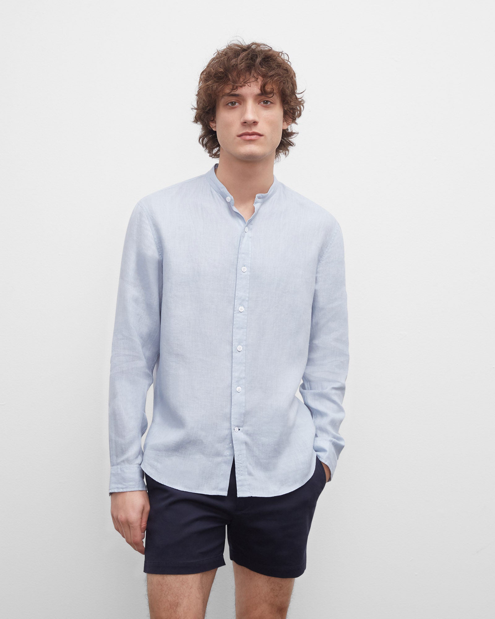 CLUB MONACO - Chemise en lin à col cravate - Bleu
