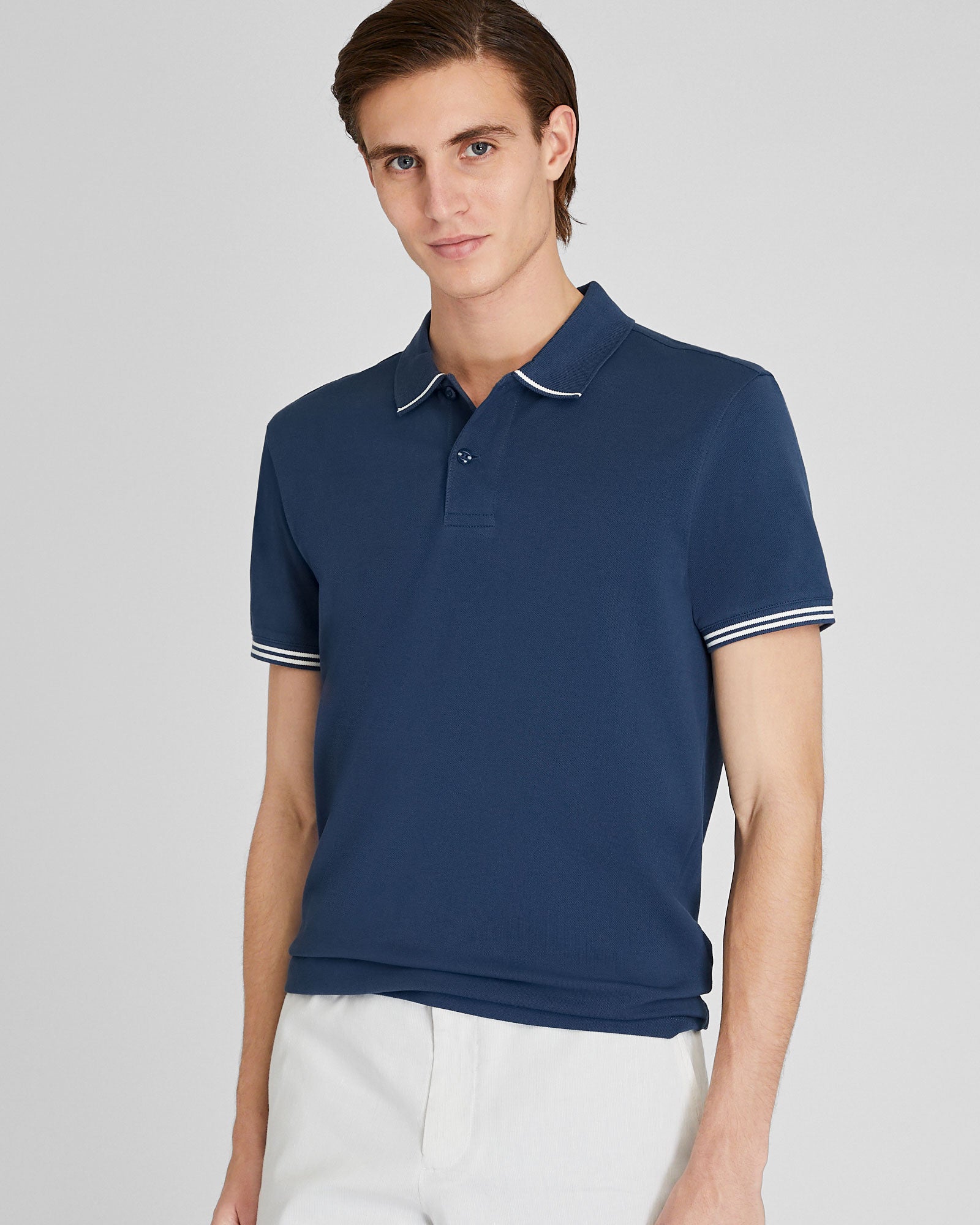 CLUB MONACO - Polo à col à lisières contrastées - Base bleu moyen