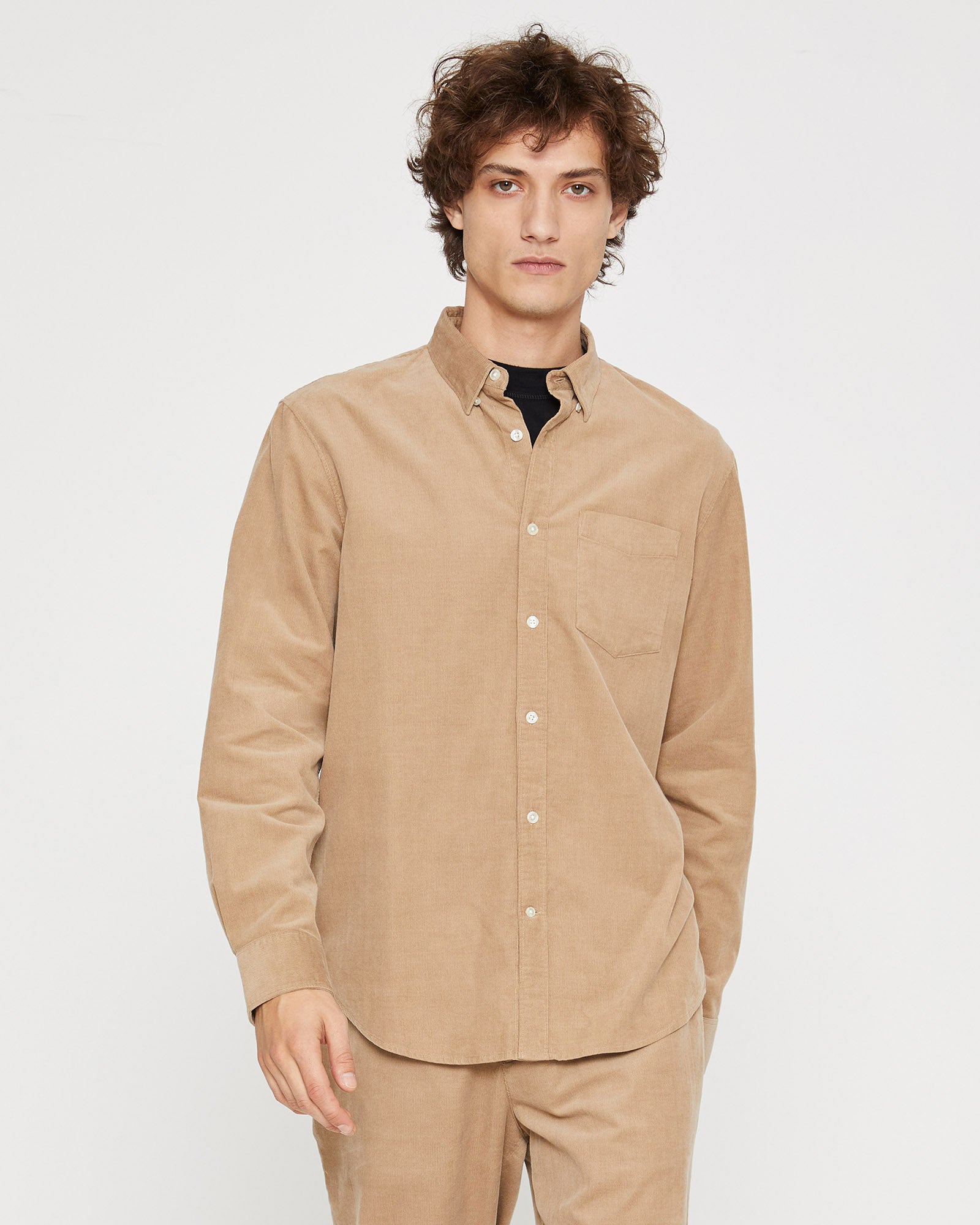 CLUB MONACO - Chemise en velours côtelé - Bronzage clair