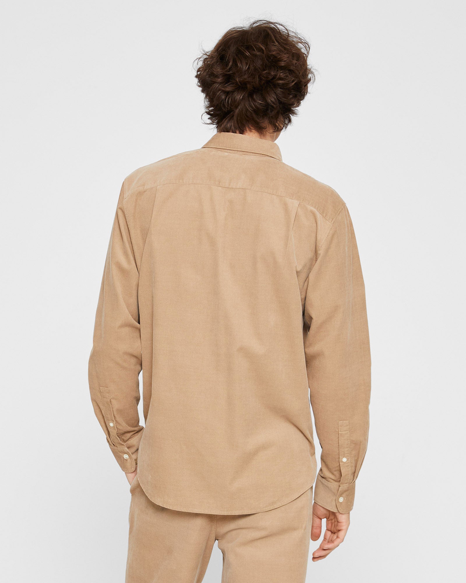 CLUB MONACO - Chemise en velours côtelé - Bronzage clair