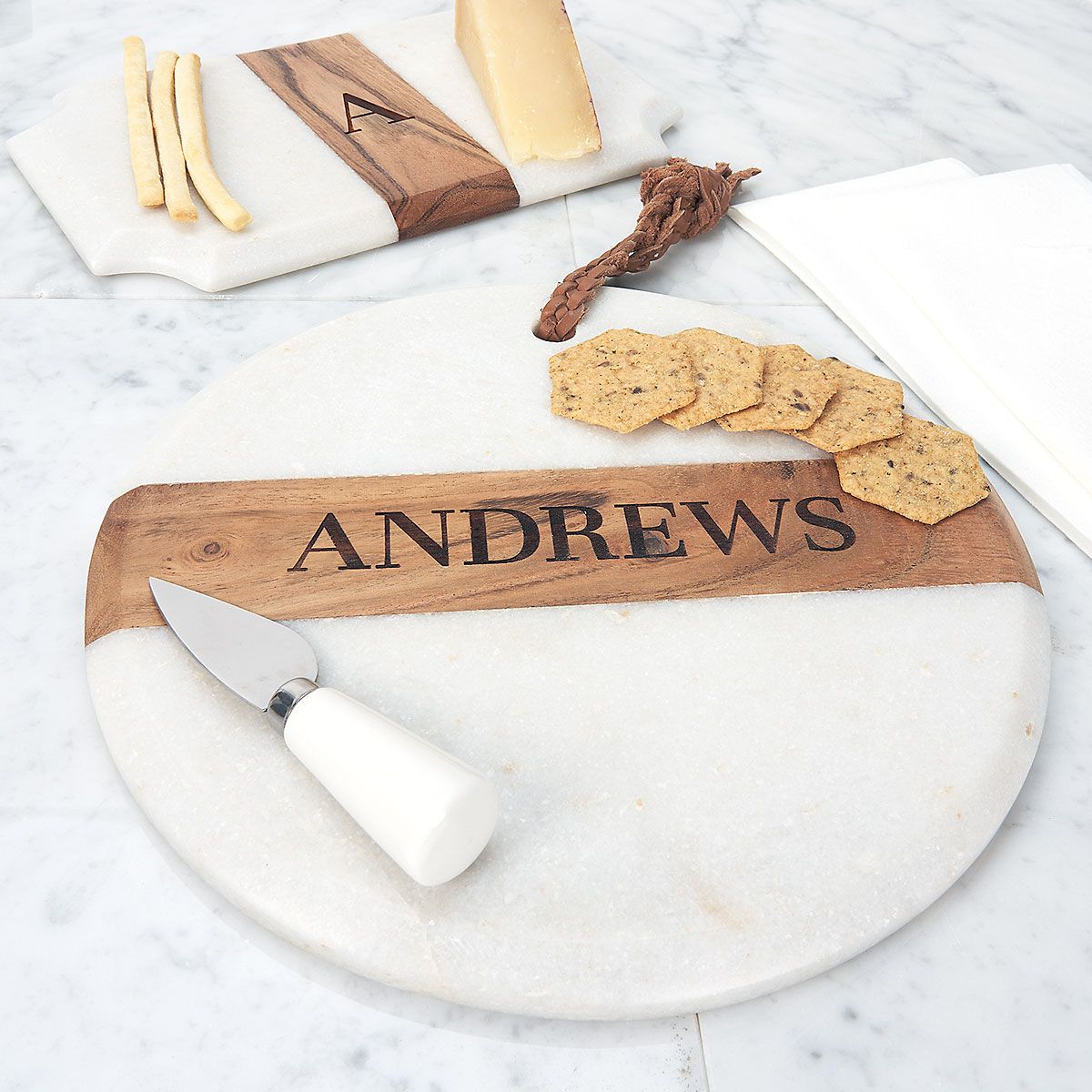 CLUB MONACO - Round White Marble & Wood Board -