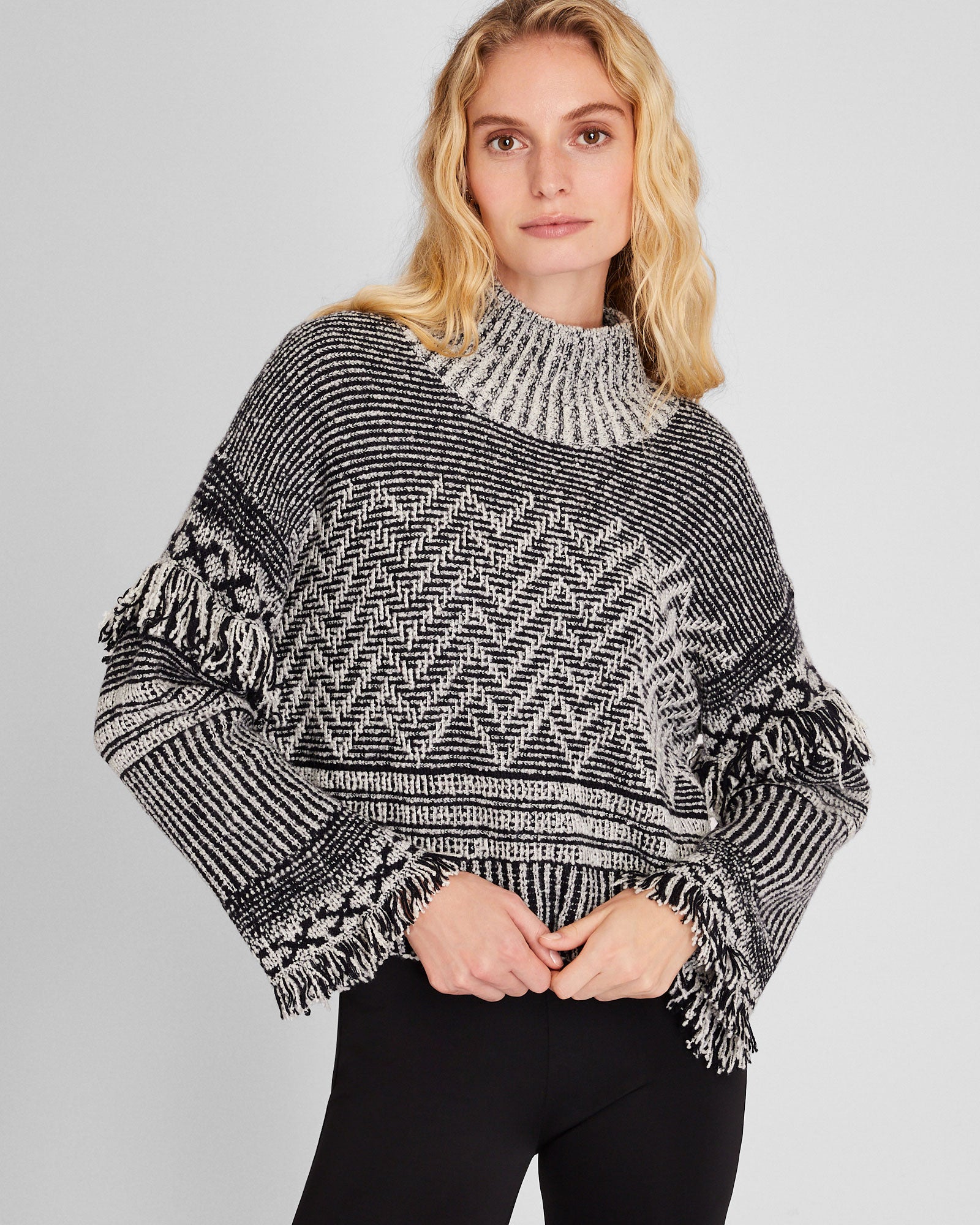 CLUB MONACO - Chandail à col roulé et franges - Mélange Marine