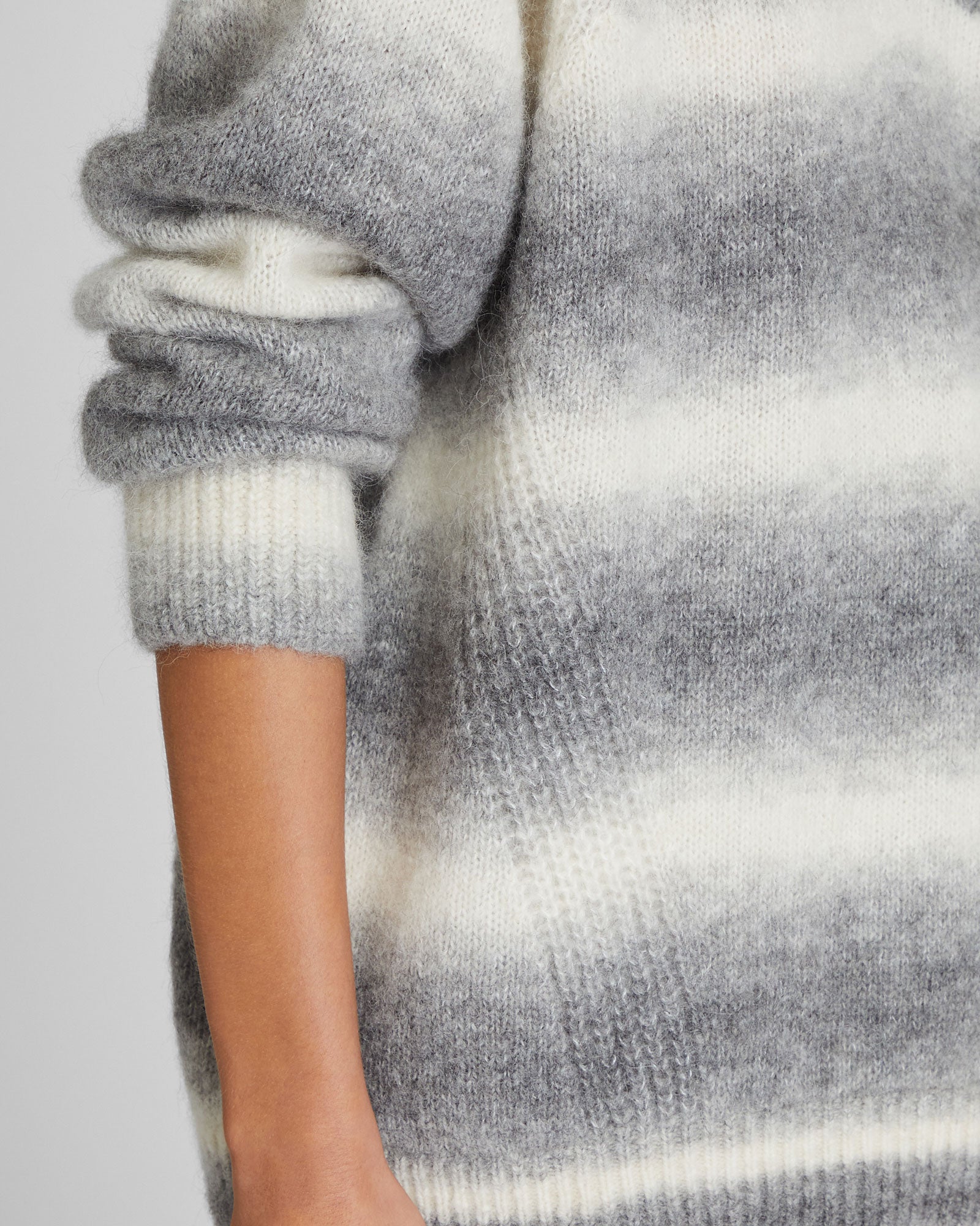 CLUB MONACO - Chandail à col en V en cachemire - Mélange Gris