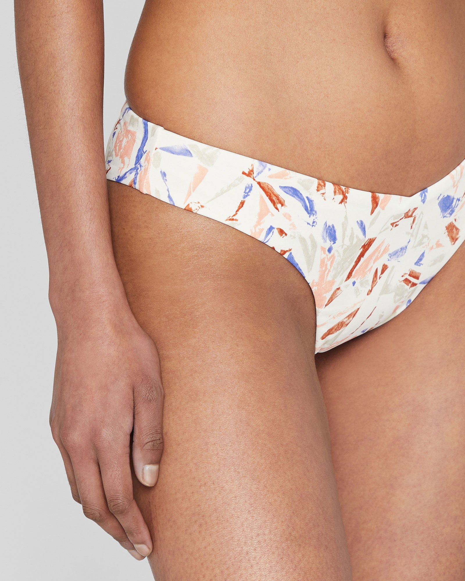 CLUB MONACO - Onia Chiara V-Shape Bikini Bottom - White Base