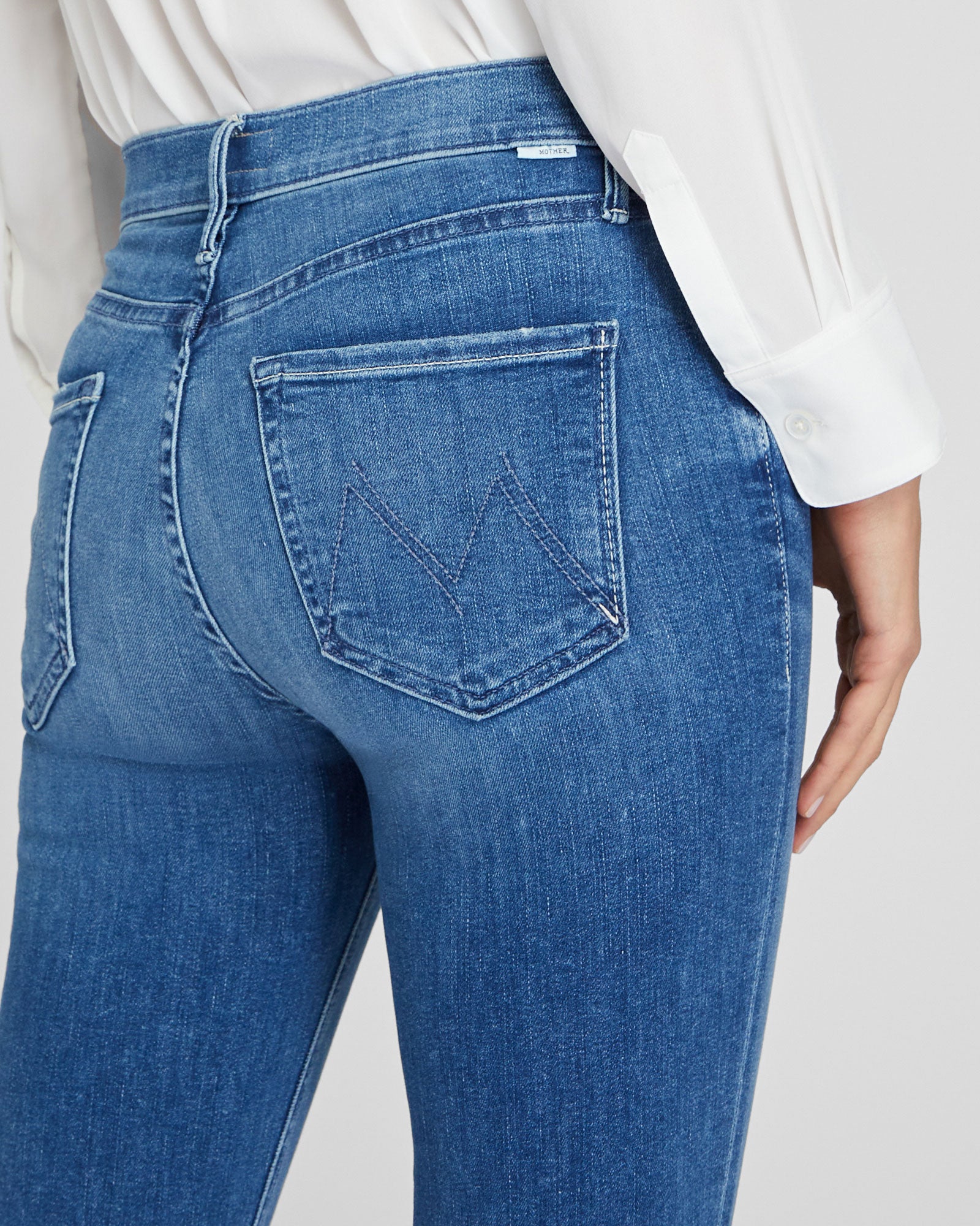 CLUB MONACO - MOTHER Mid Rise Dazzler Ankle Jeans - Denim
