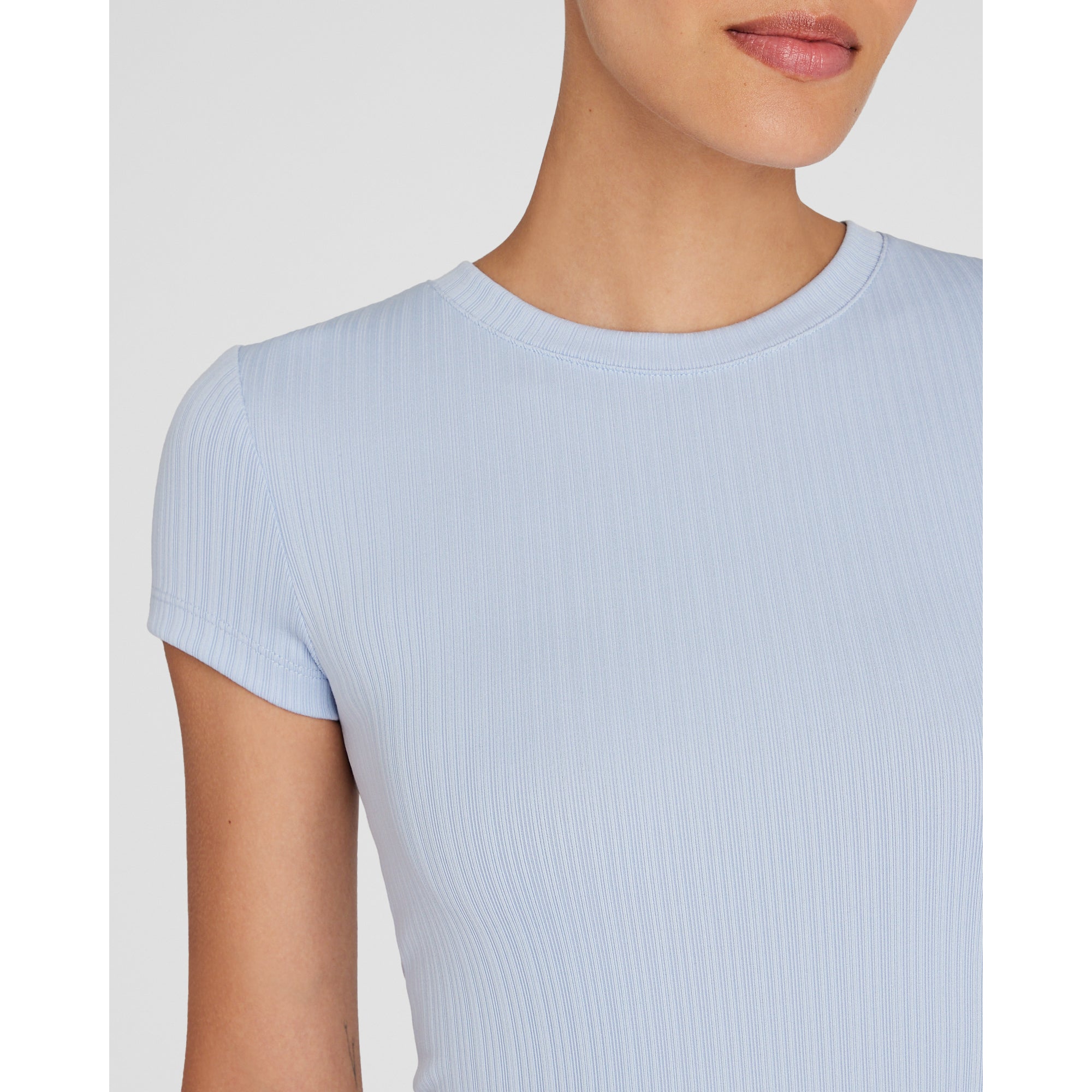 CLUB MONACO - T-shirt plissé Bowee - Bleu