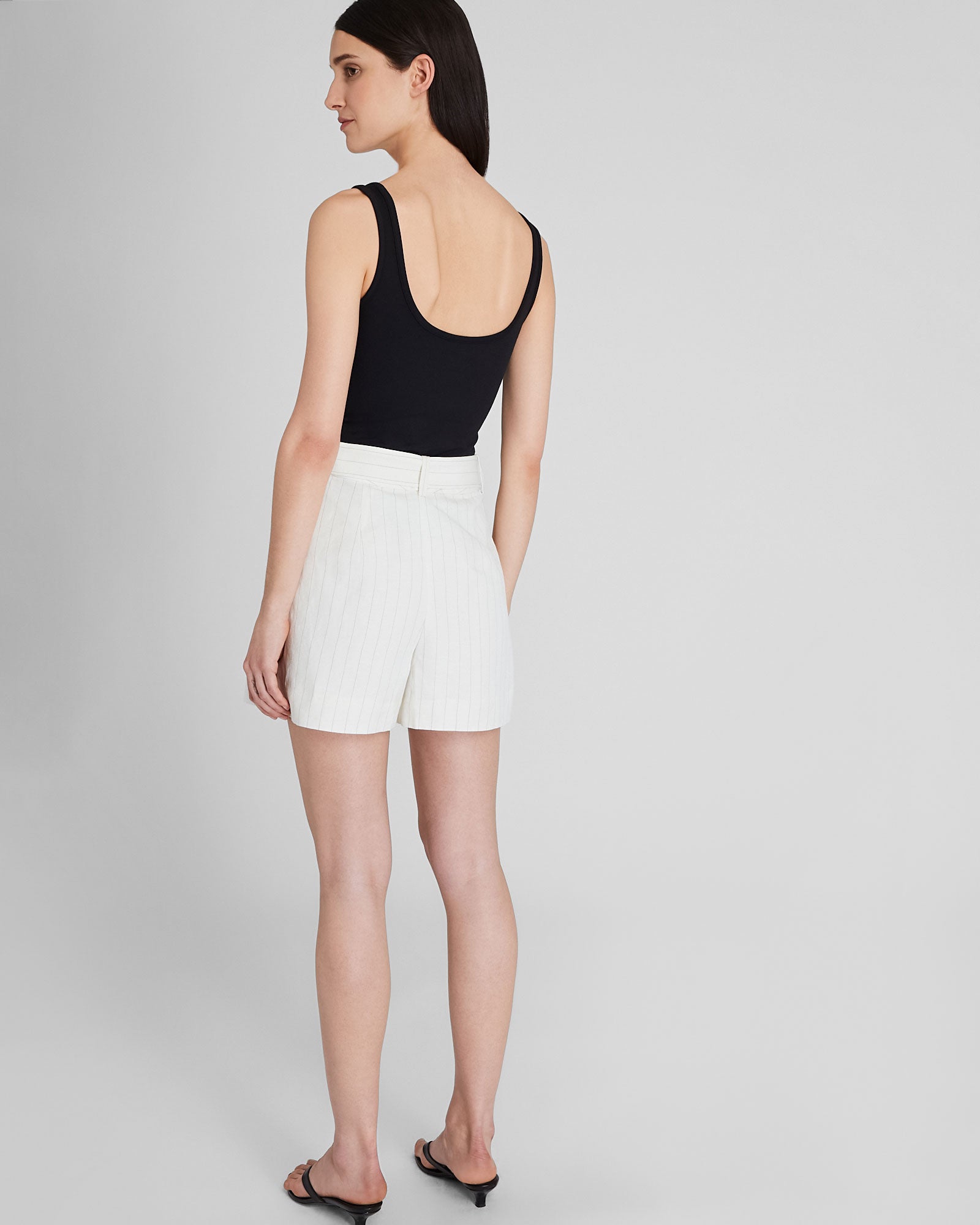CLUB MONACO - Short ceinturé en mélange de lin - Mélange d'ivoire