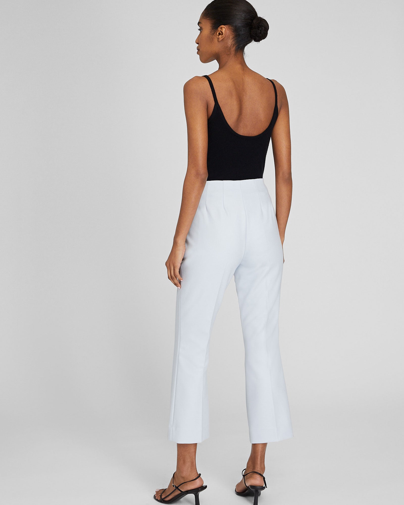 CLUB MONACO - Pantalon court et évasé - Bleu clair