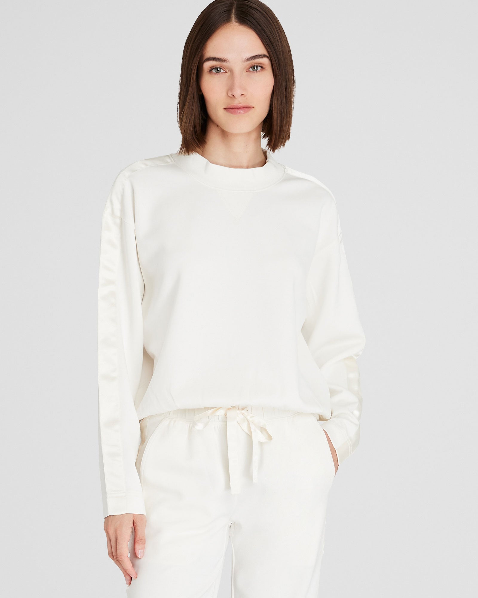 CLUB MONACO - Chandail avec rayure en satin - Blanc Antique