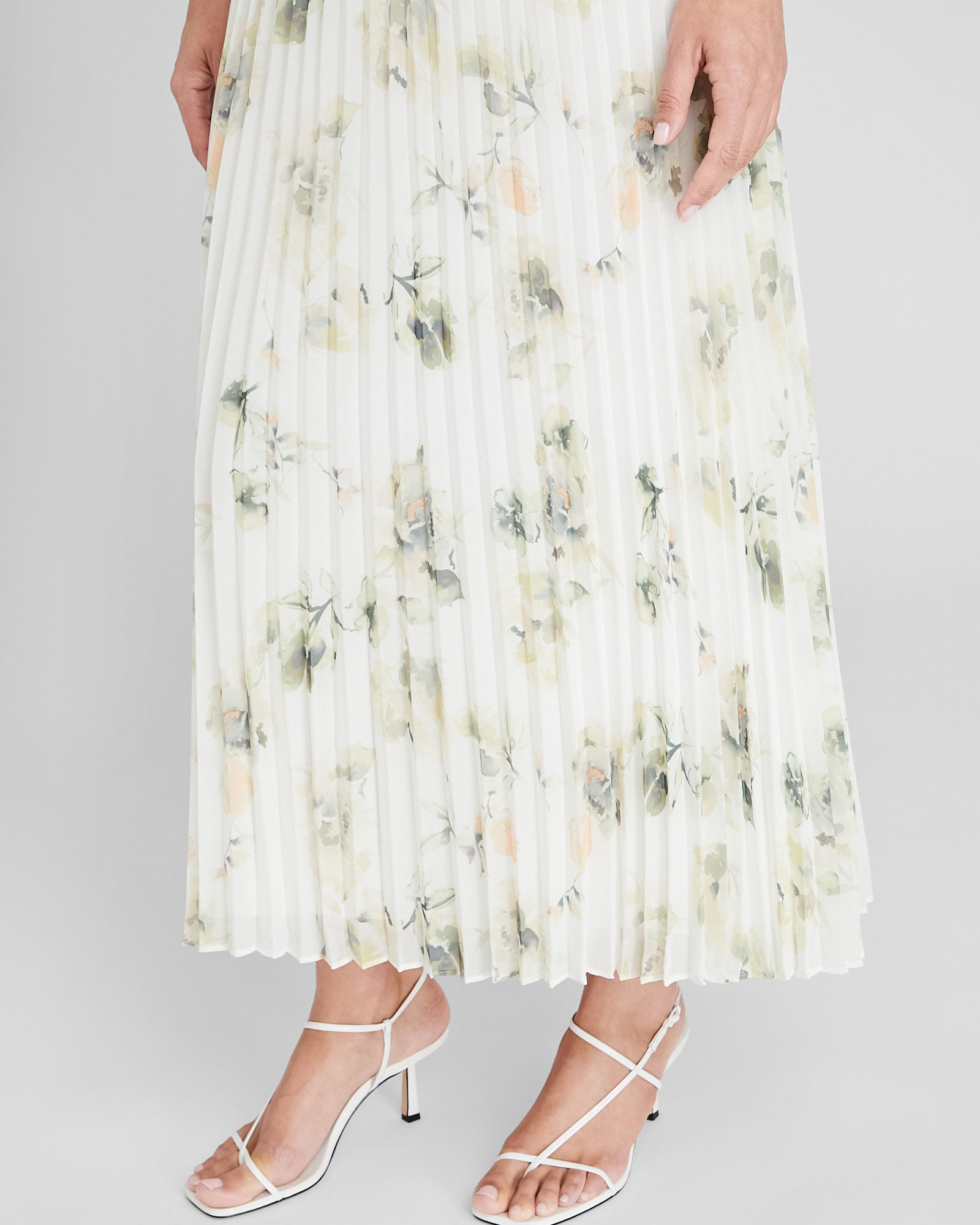 CLUB MONACO - Jupe florale plissée longue - Blanc