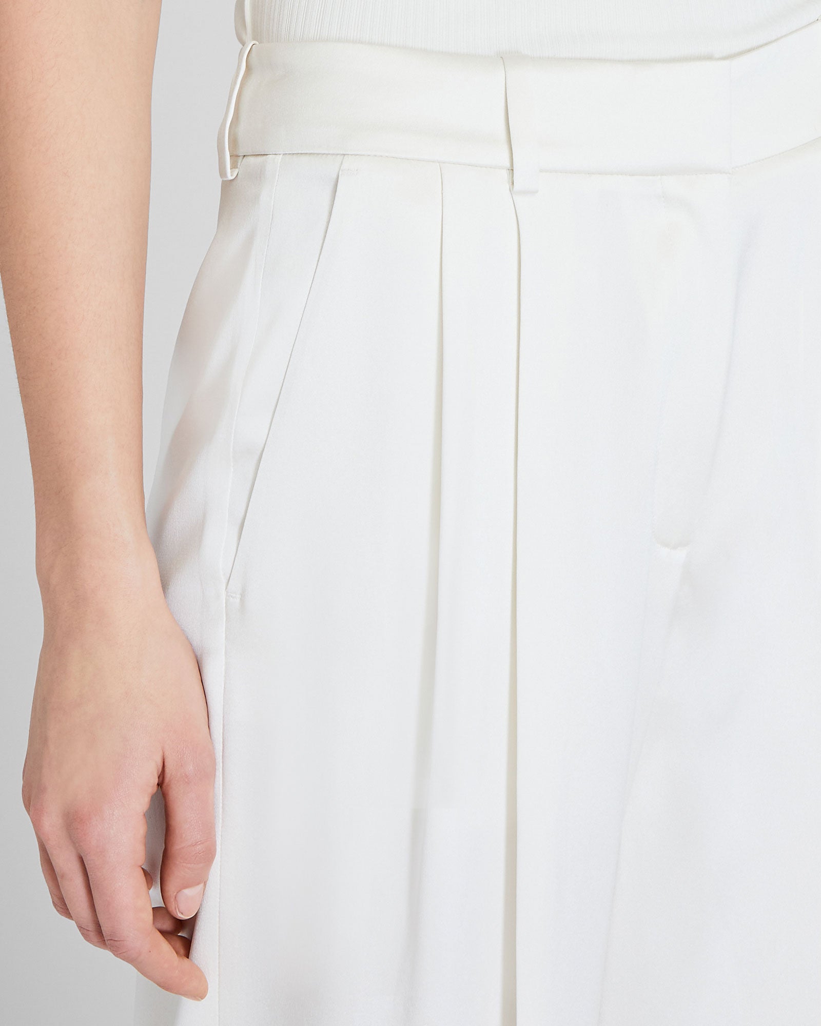 CLUB MONACO - Silk Charmeuse Pleated Pant - Off White